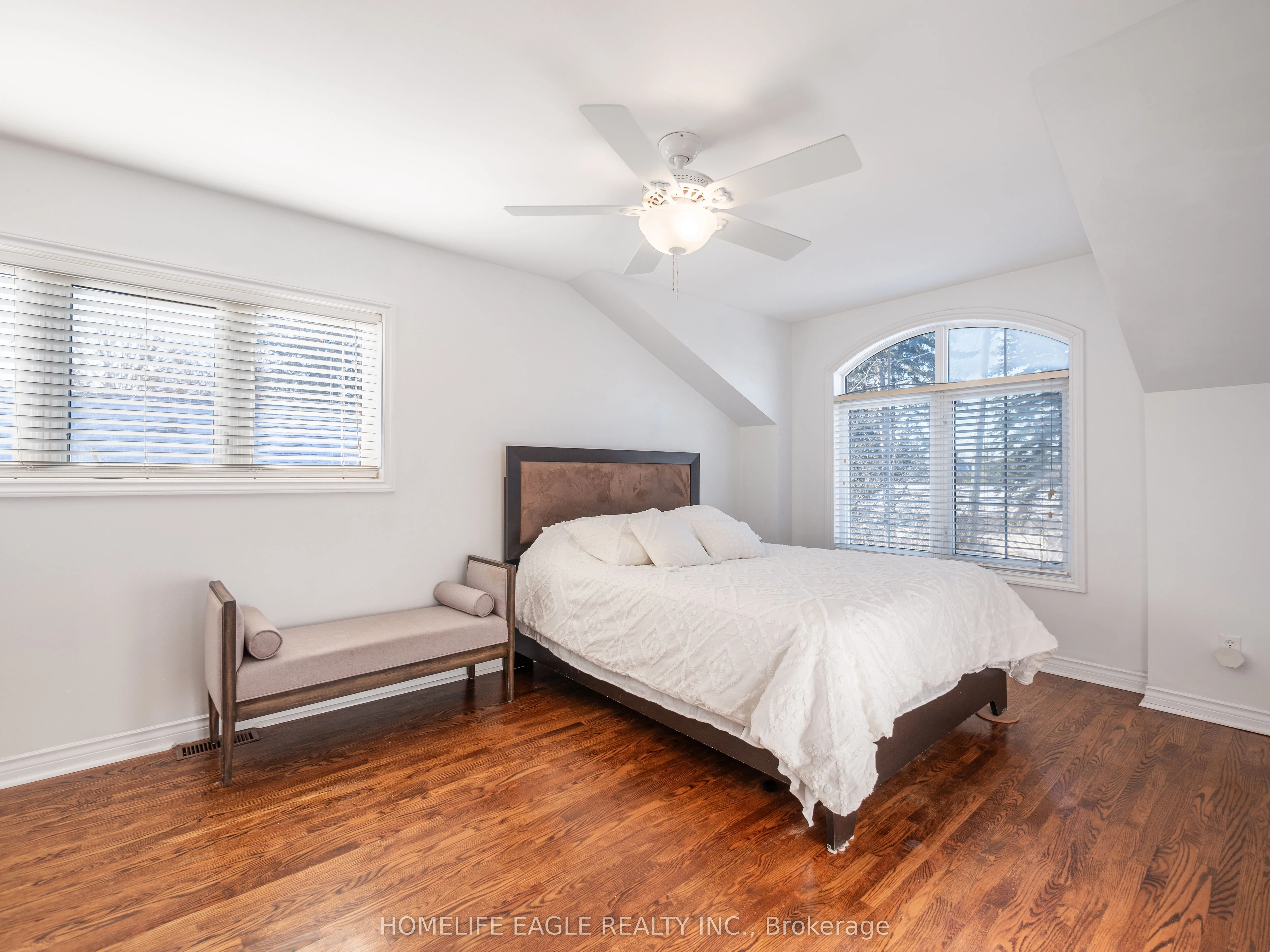 11 Knollside Drive