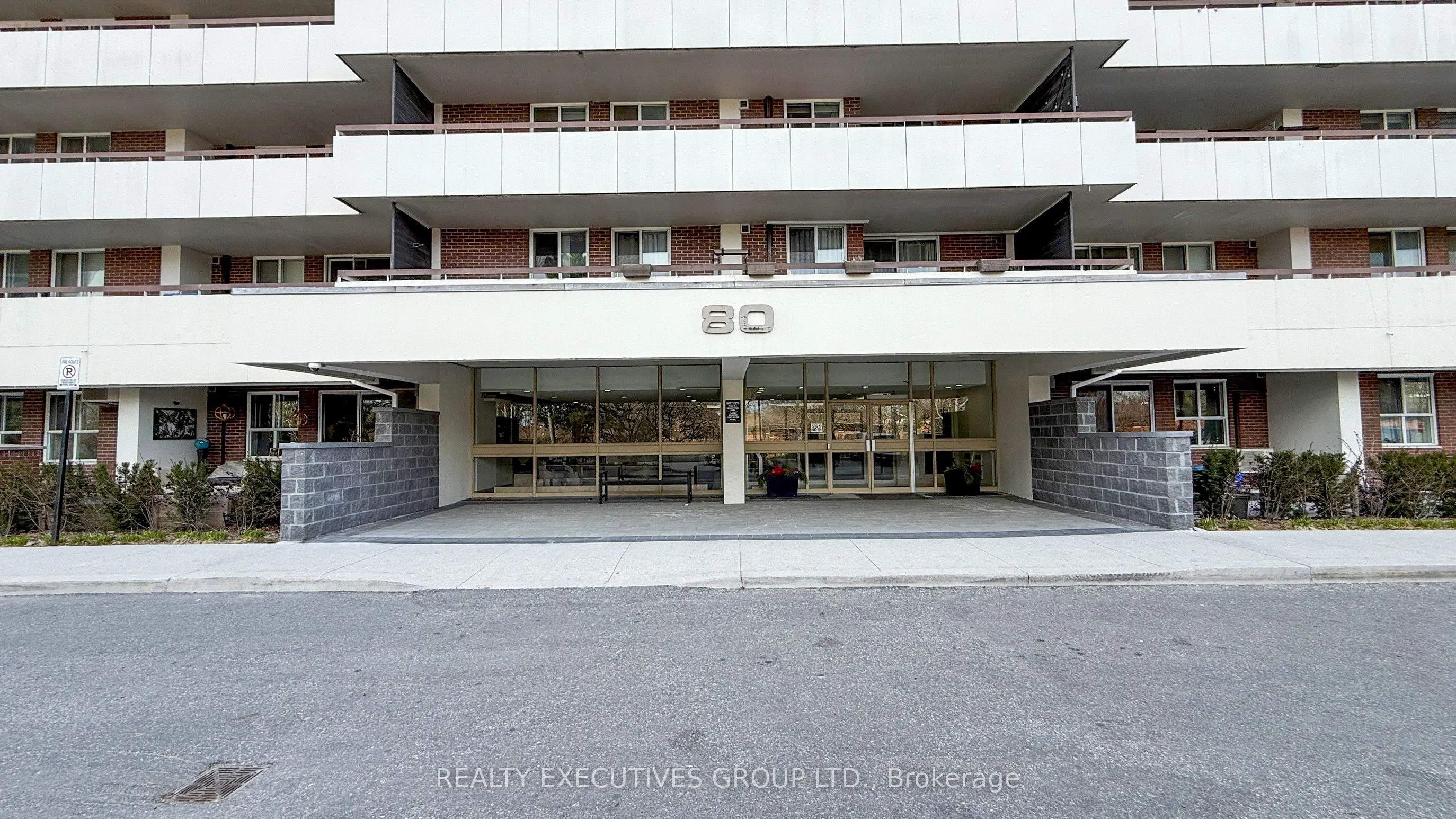 80 Inverlochy Boulevard, #701