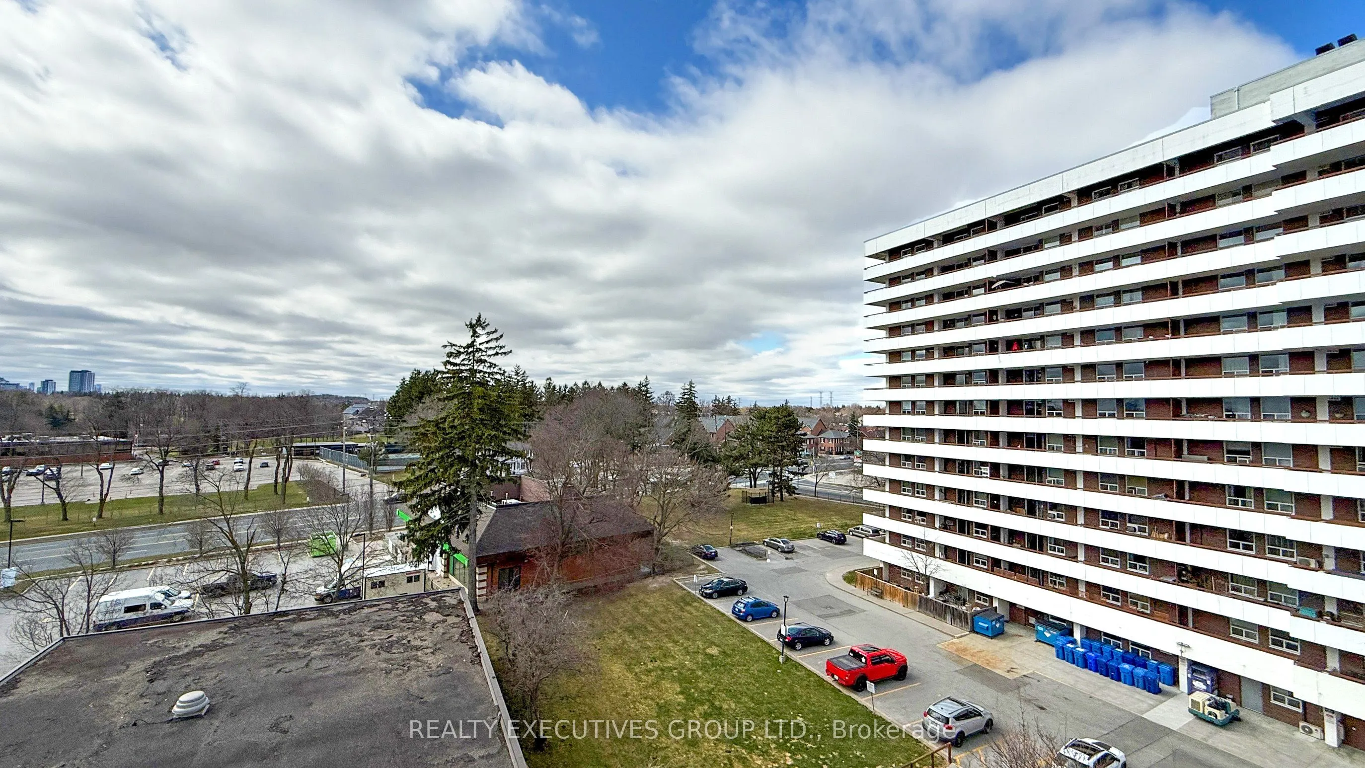 80 Inverlochy Boulevard, #701
