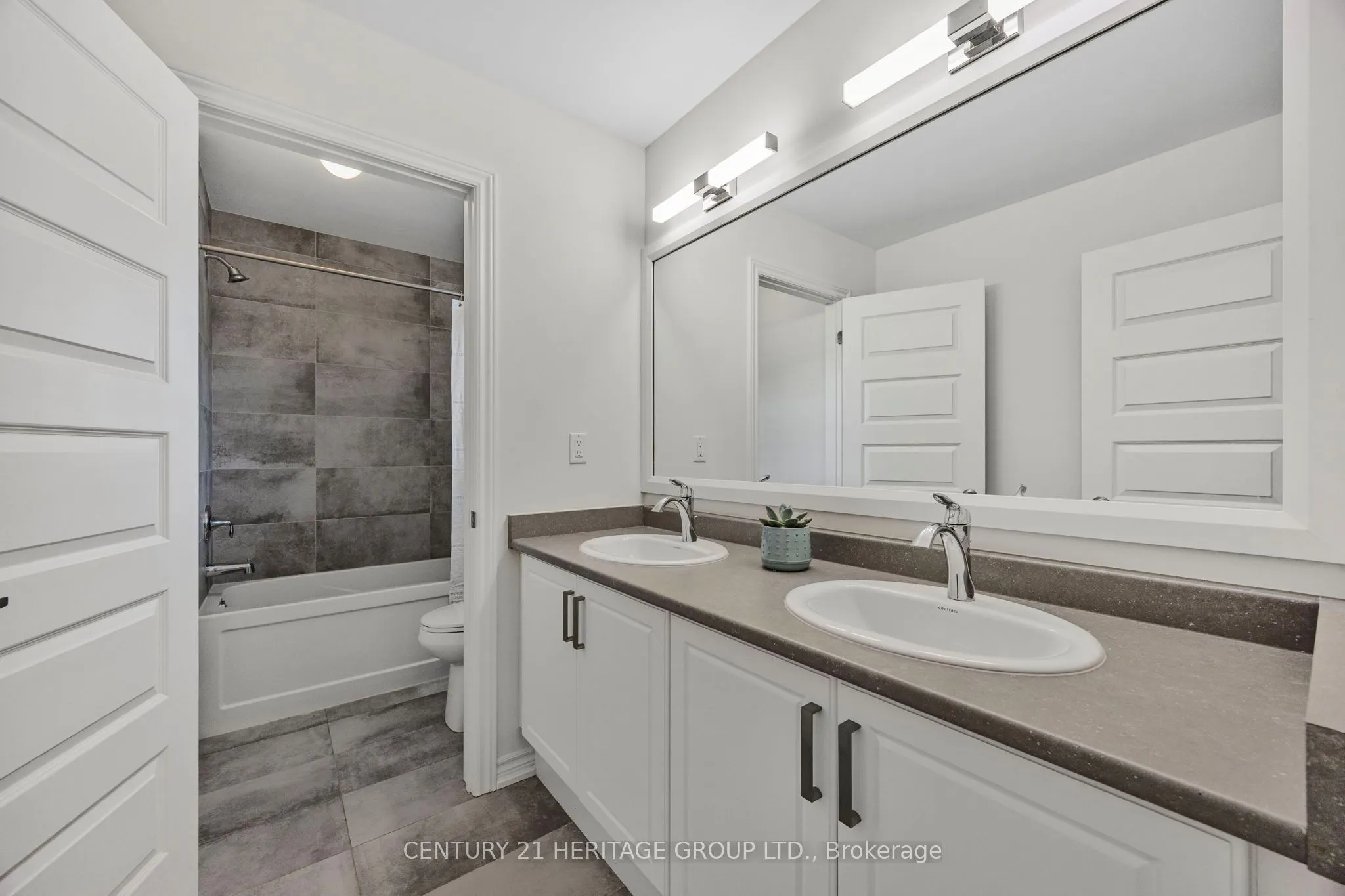 56 Gould Crescent