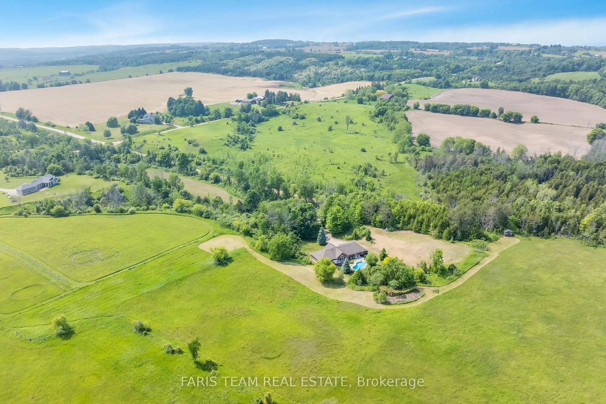 9229 25 Sideroad Adjala