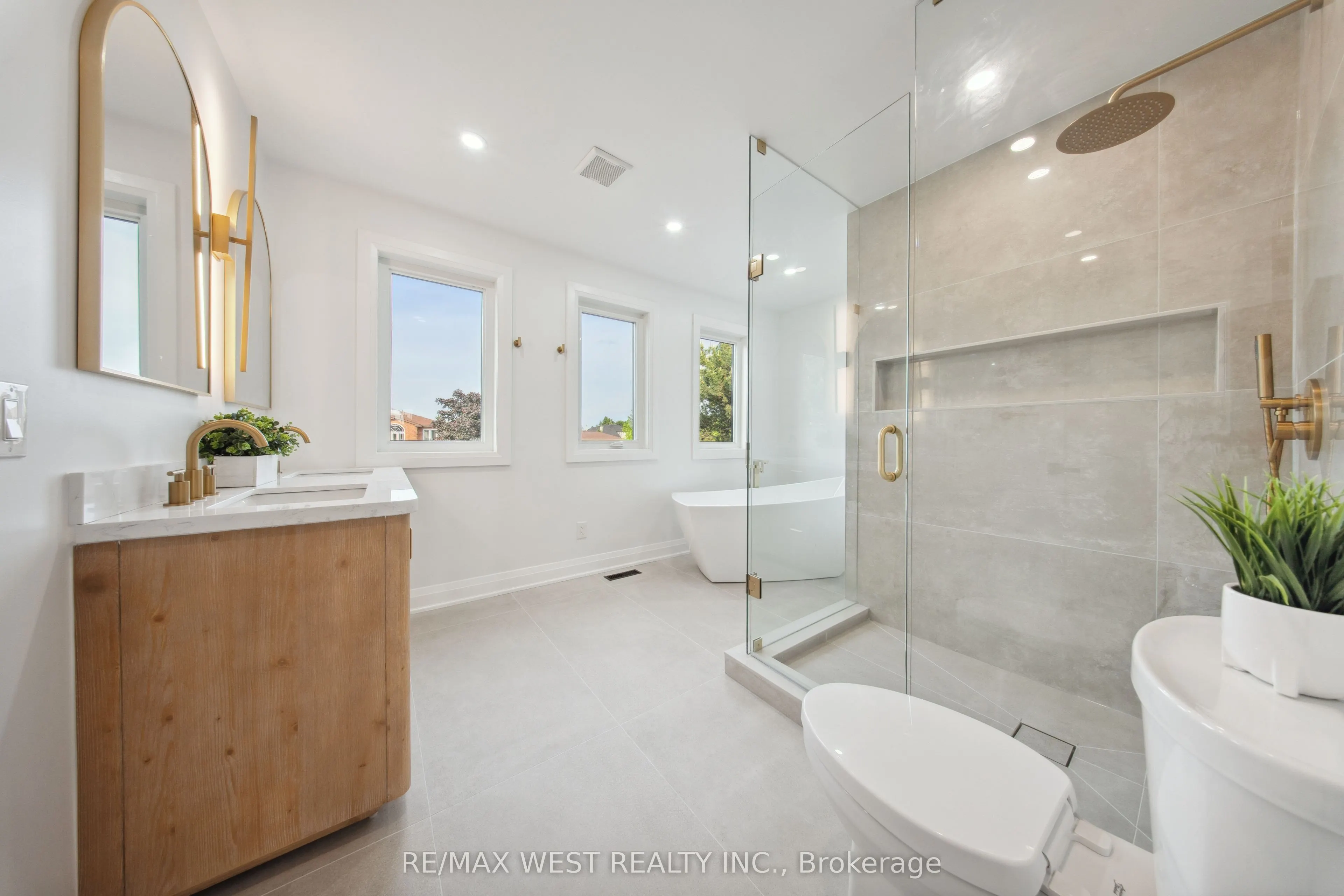 4 Snowcrest Crescent