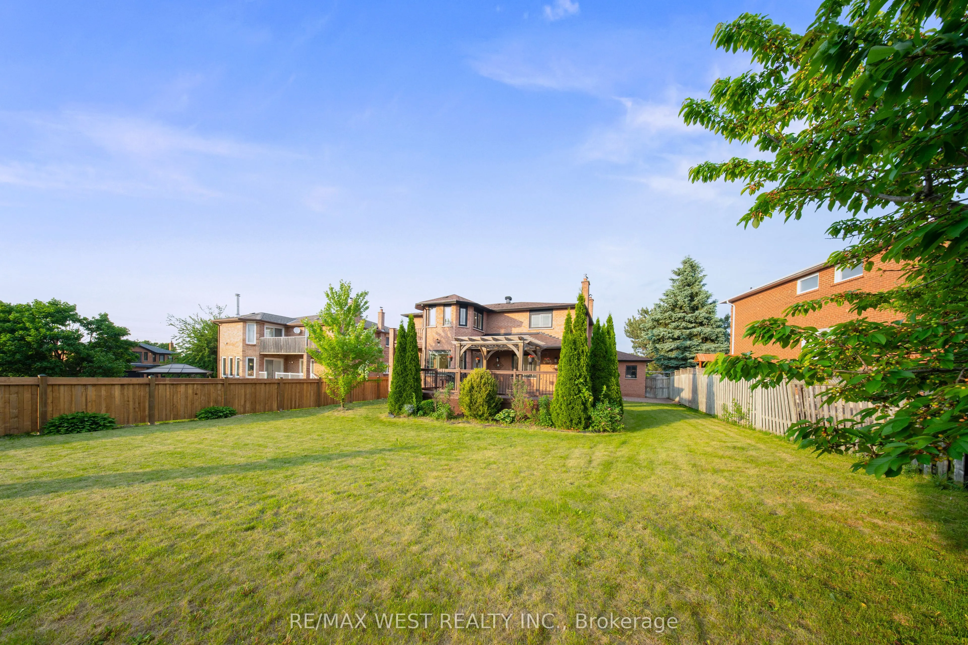 4 Snowcrest Crescent
