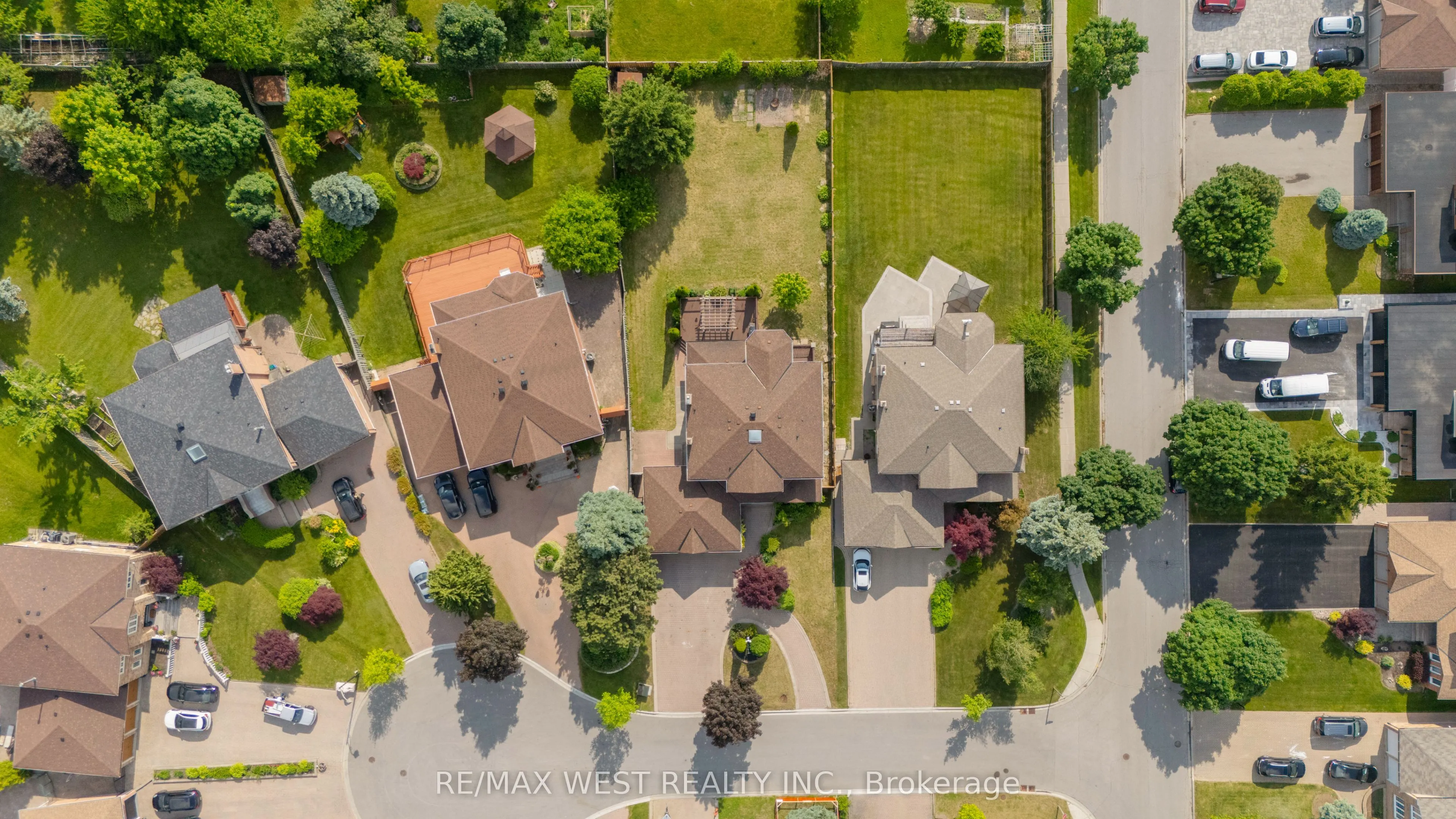 4 Snowcrest Crescent