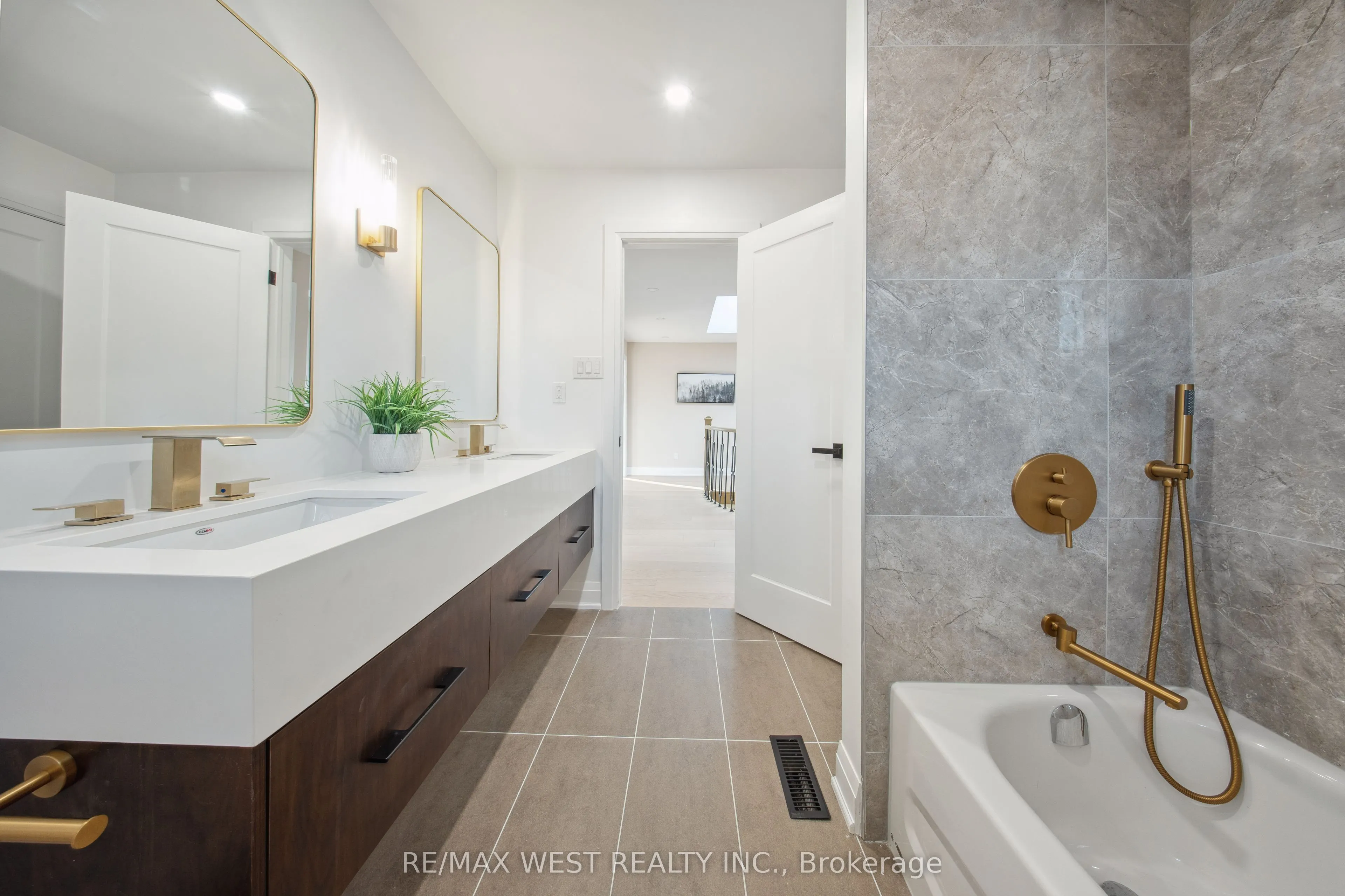 4 Snowcrest Crescent