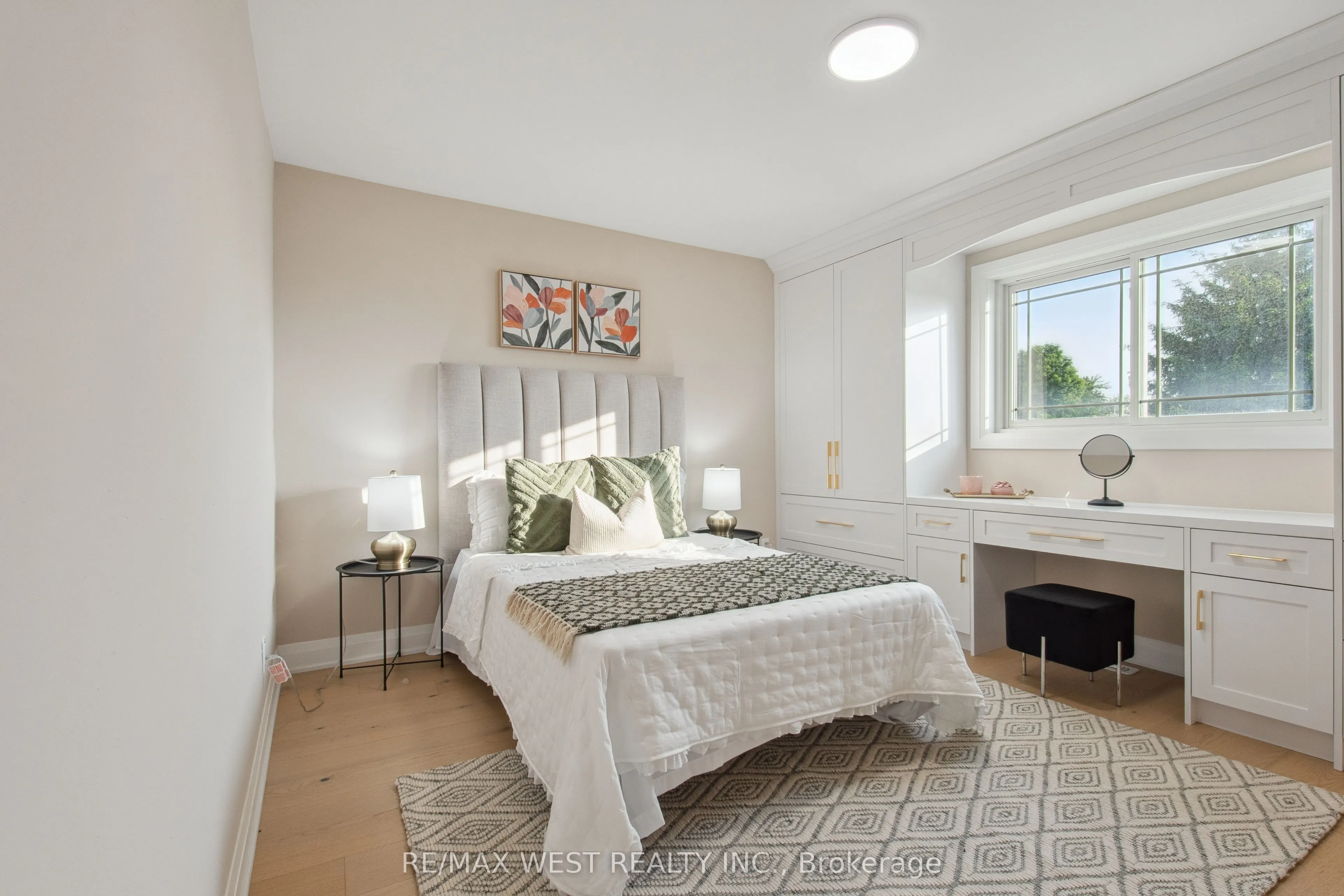 4 Snowcrest Crescent