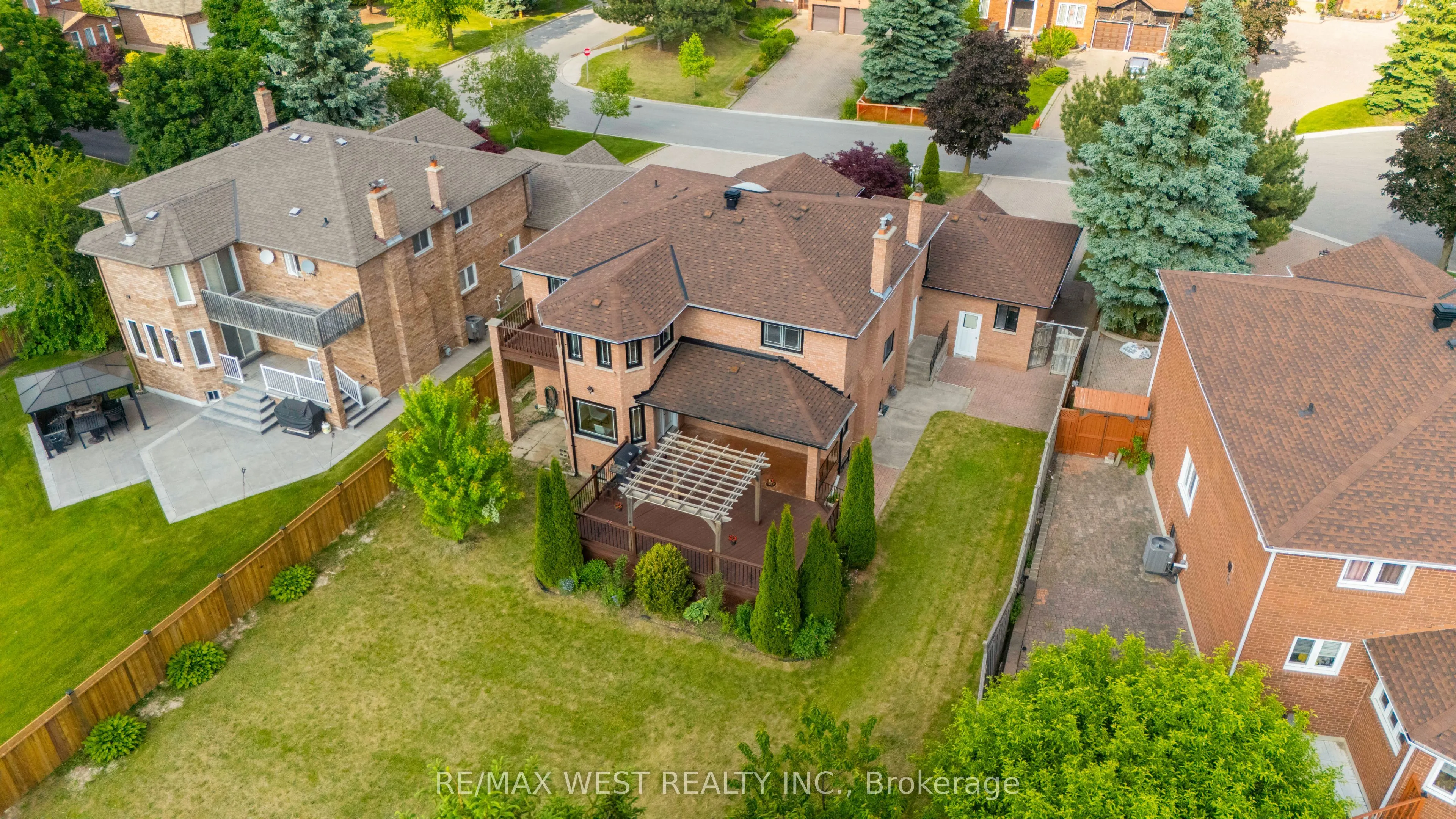4 Snowcrest Crescent
