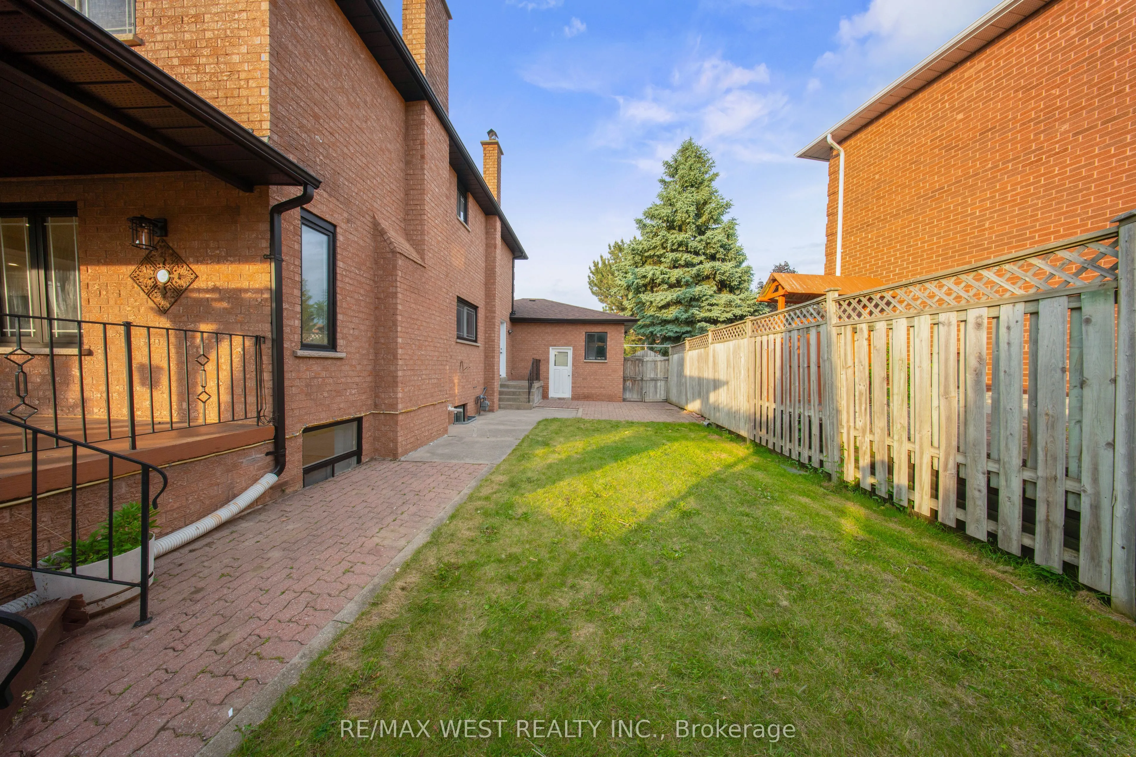 4 Snowcrest Crescent
