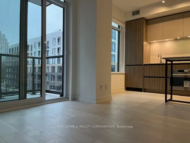 8 Beverley Glen Boulevard, #306
