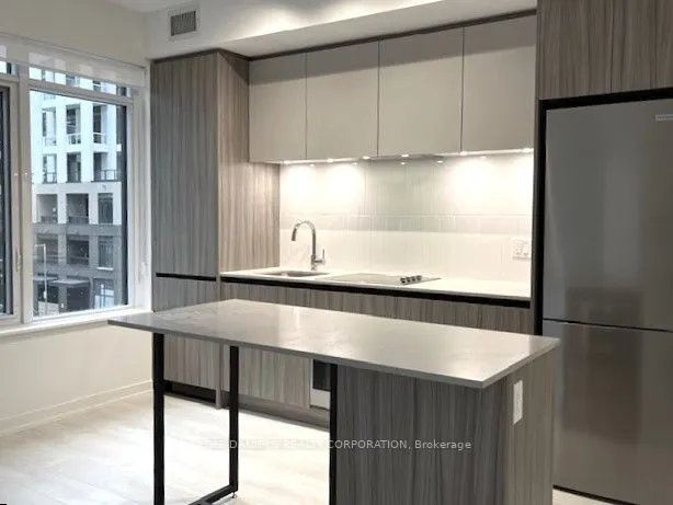8 Beverley Glen Boulevard, #306