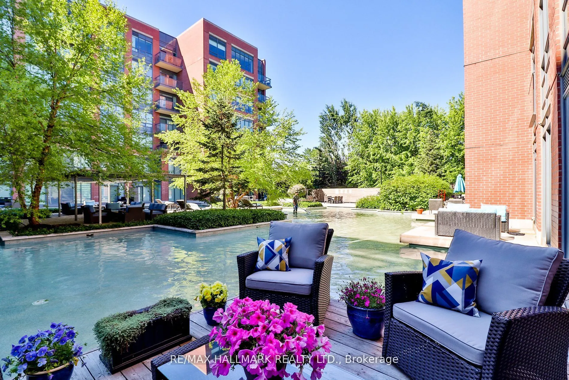 7608 Yonge Street, #111