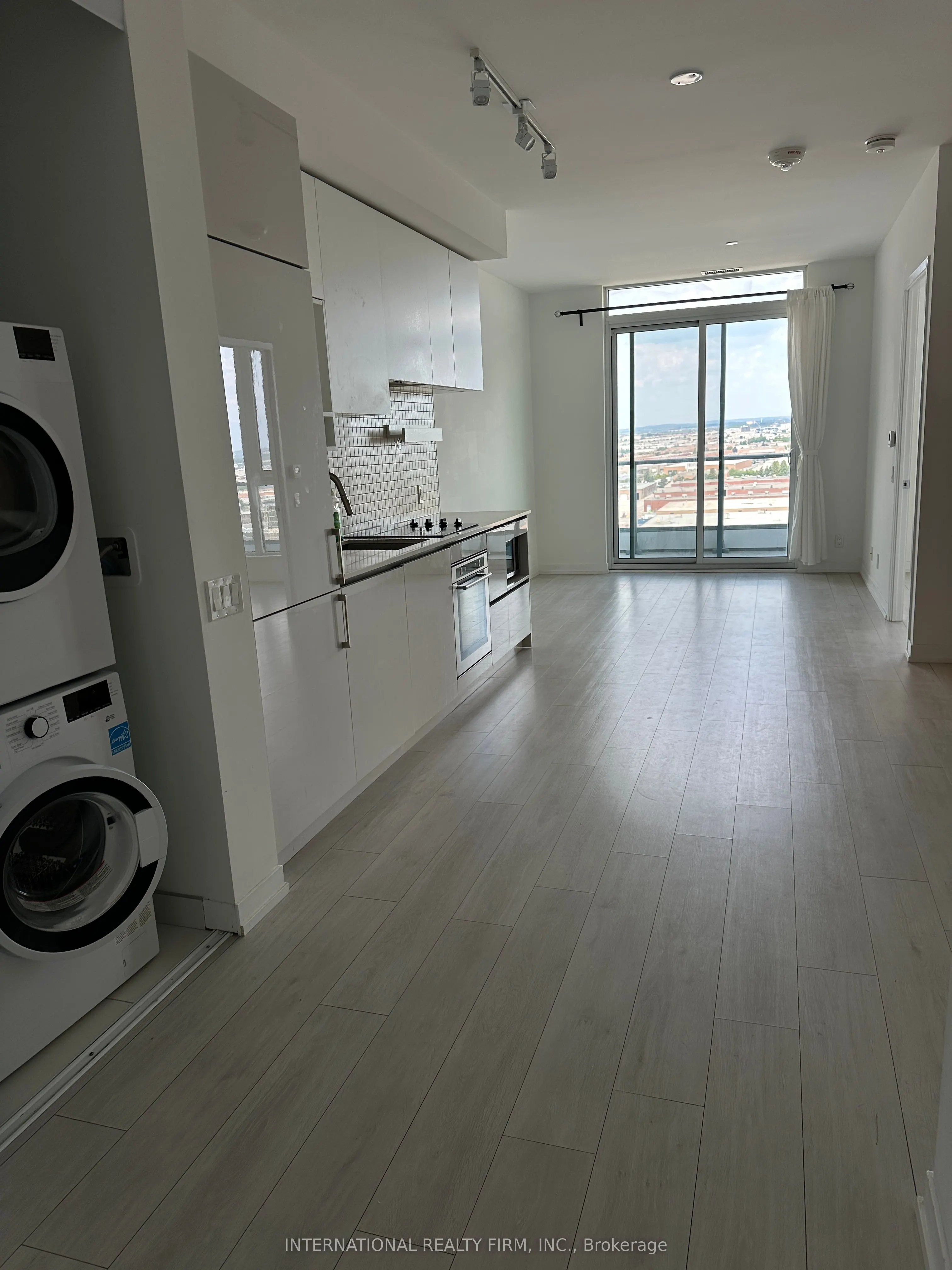 950 Portage Parkway, #1501