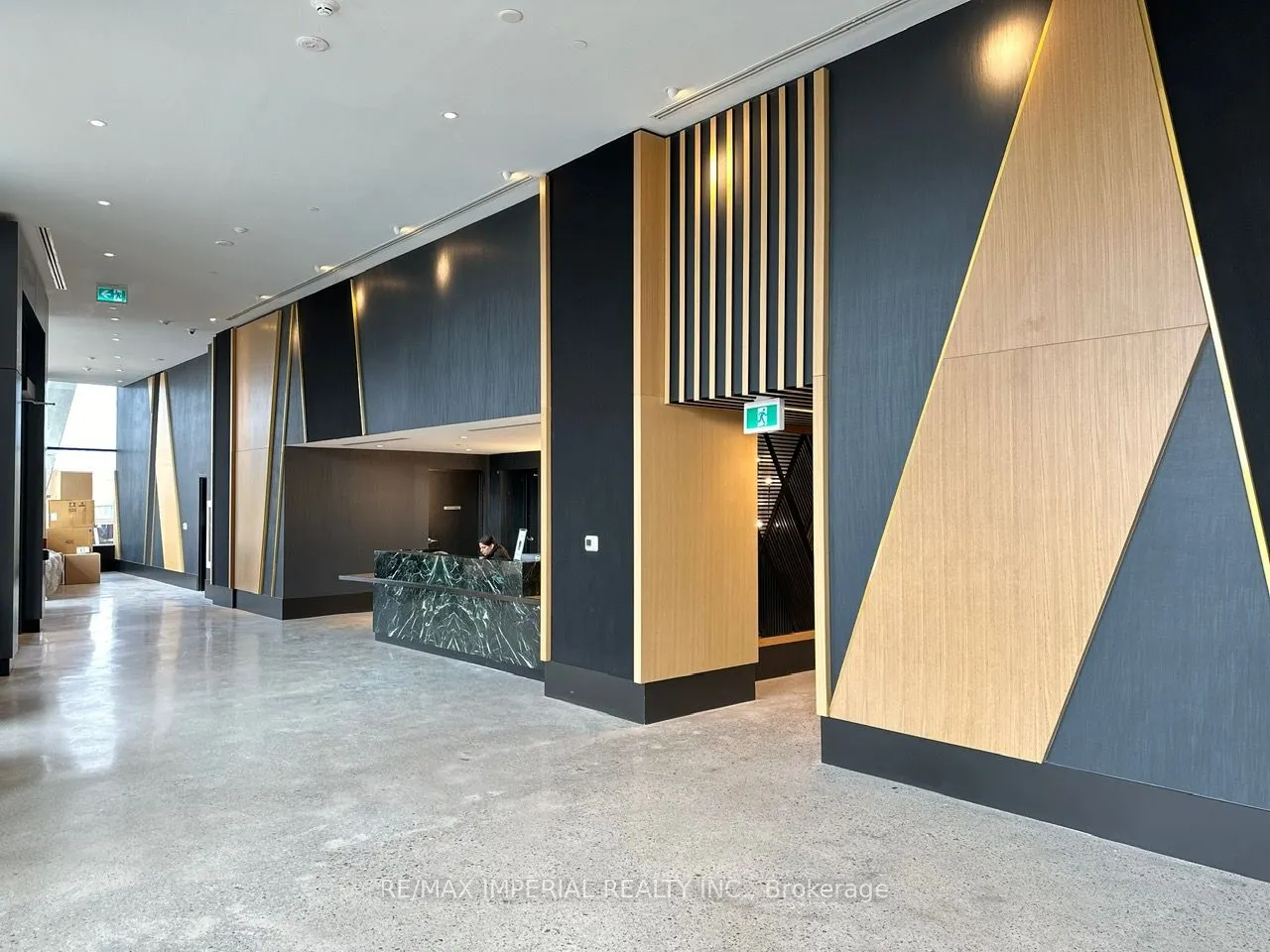 2920 HWY 7, #2406