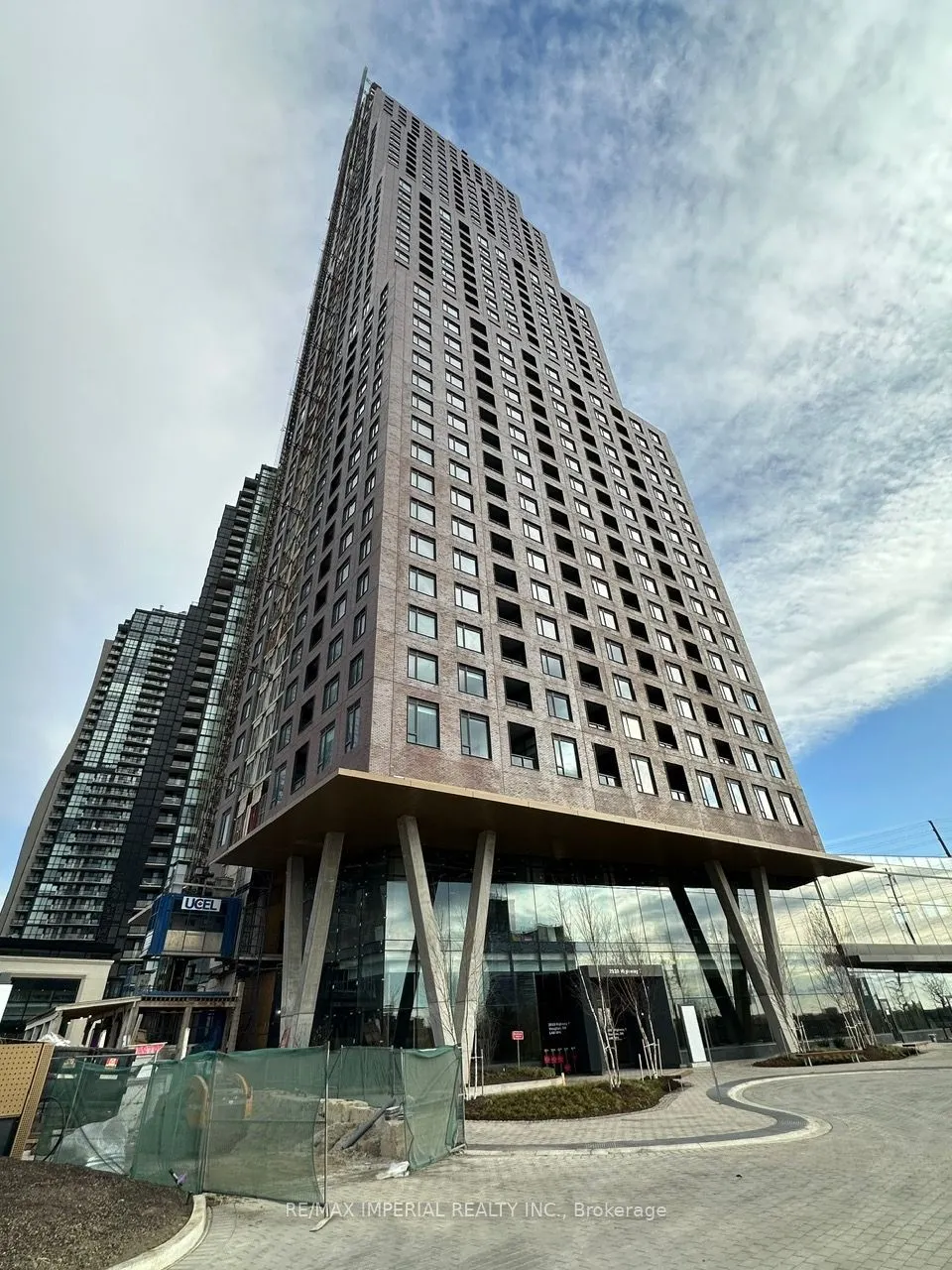2920 HWY 7, #2406