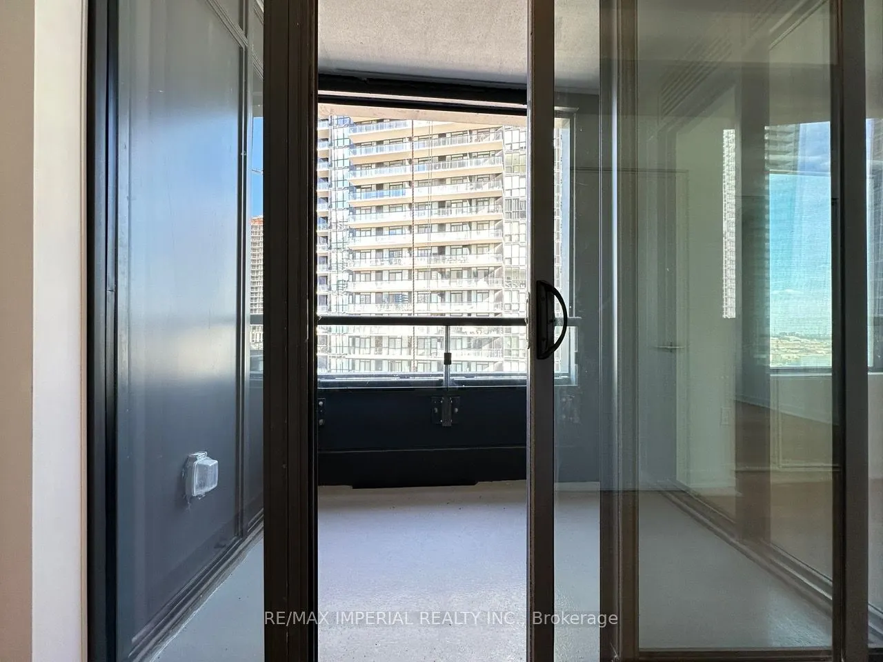 2920 HWY 7, #2406