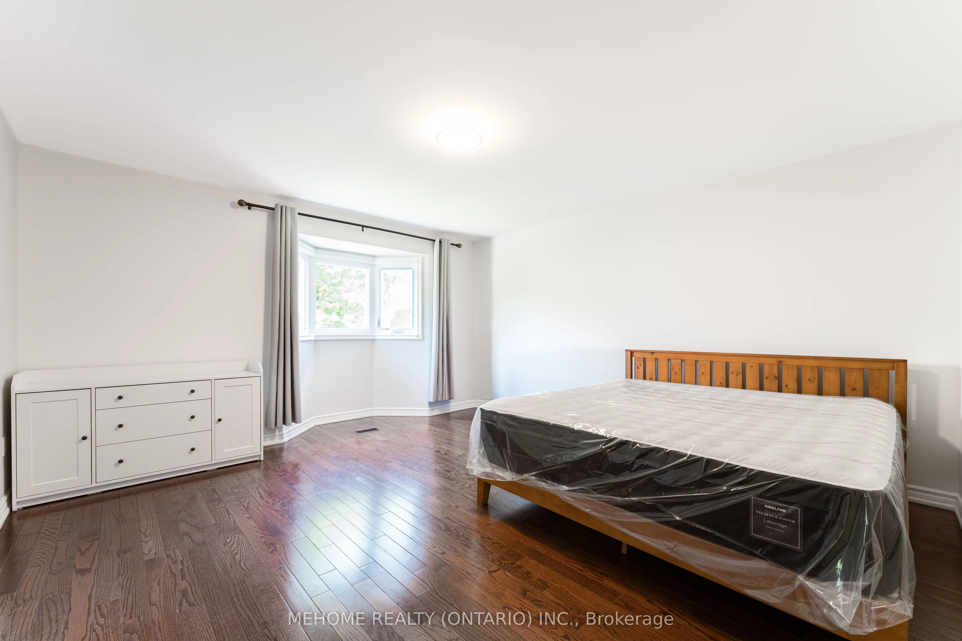 38 Desert View Crescent