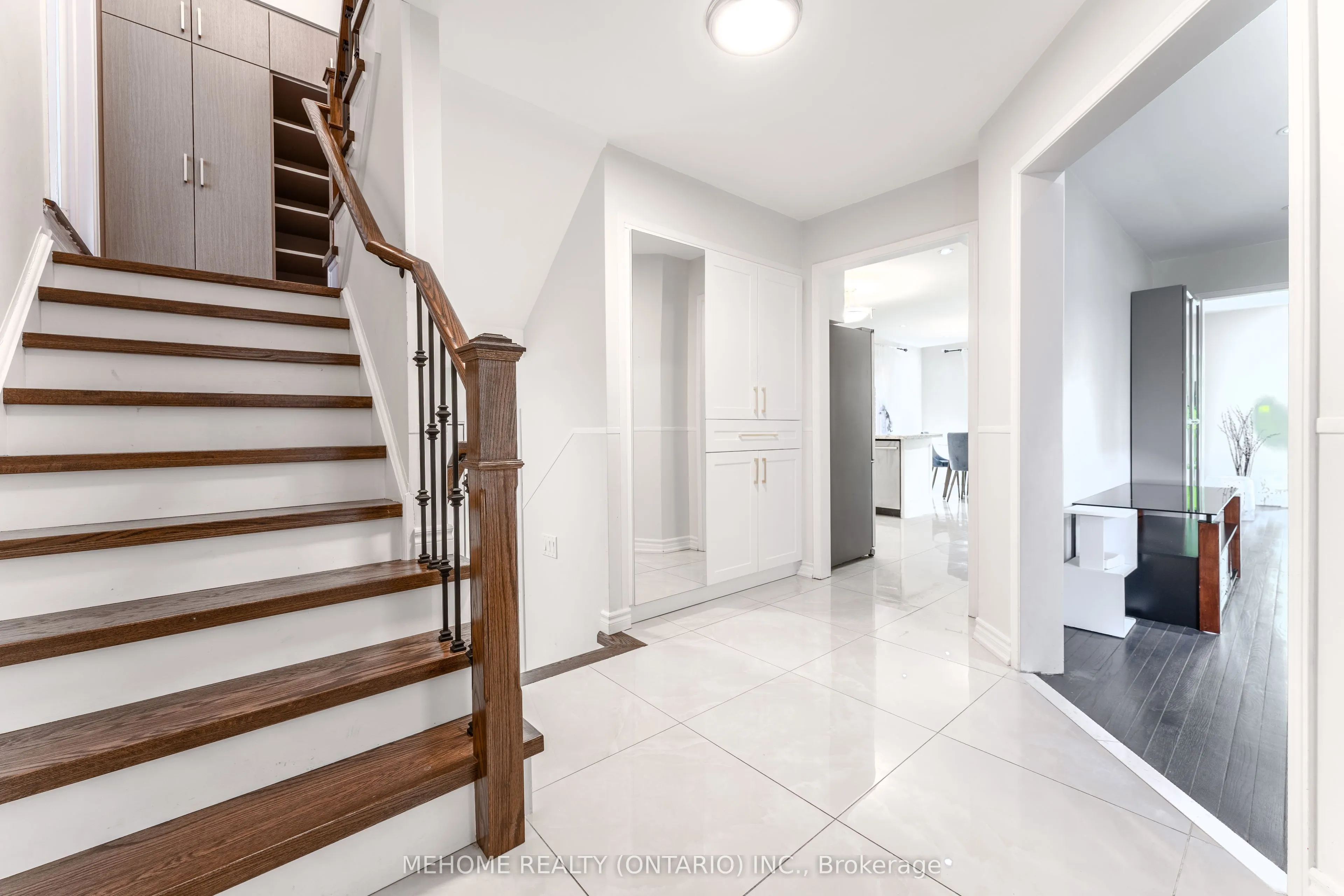 38 Desert View Crescent