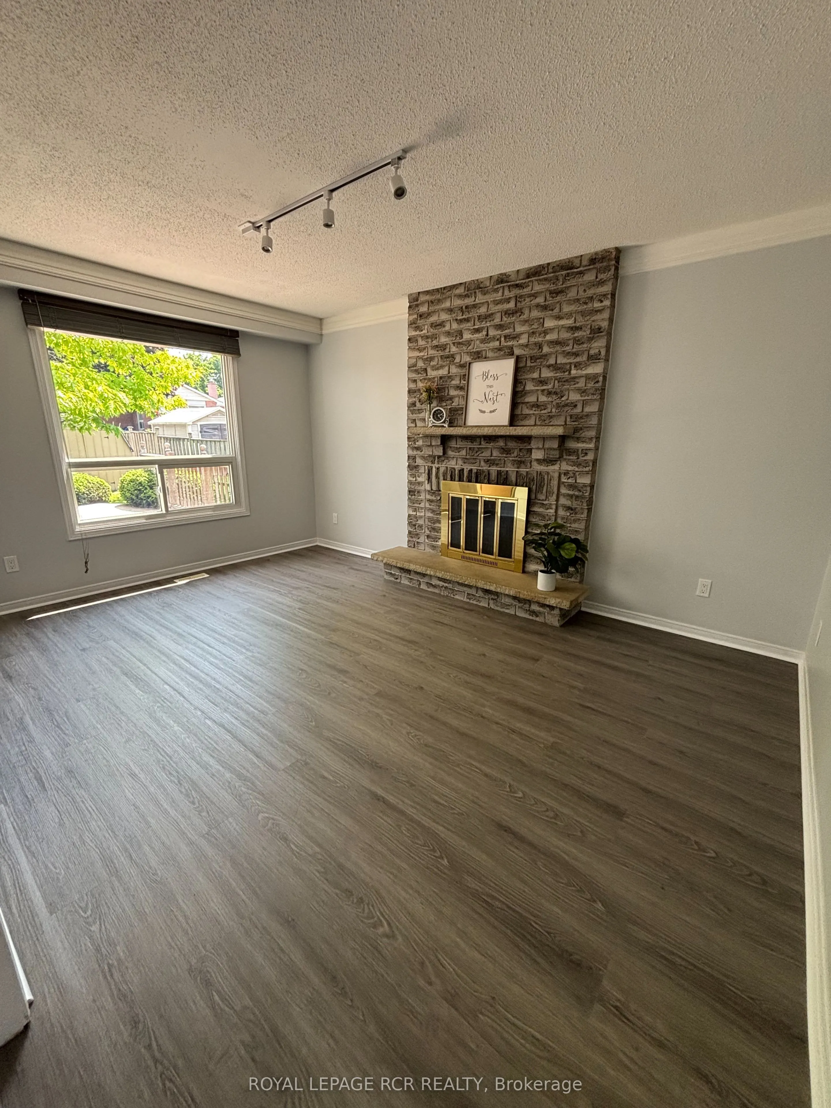 14 Forrestwood Crescent