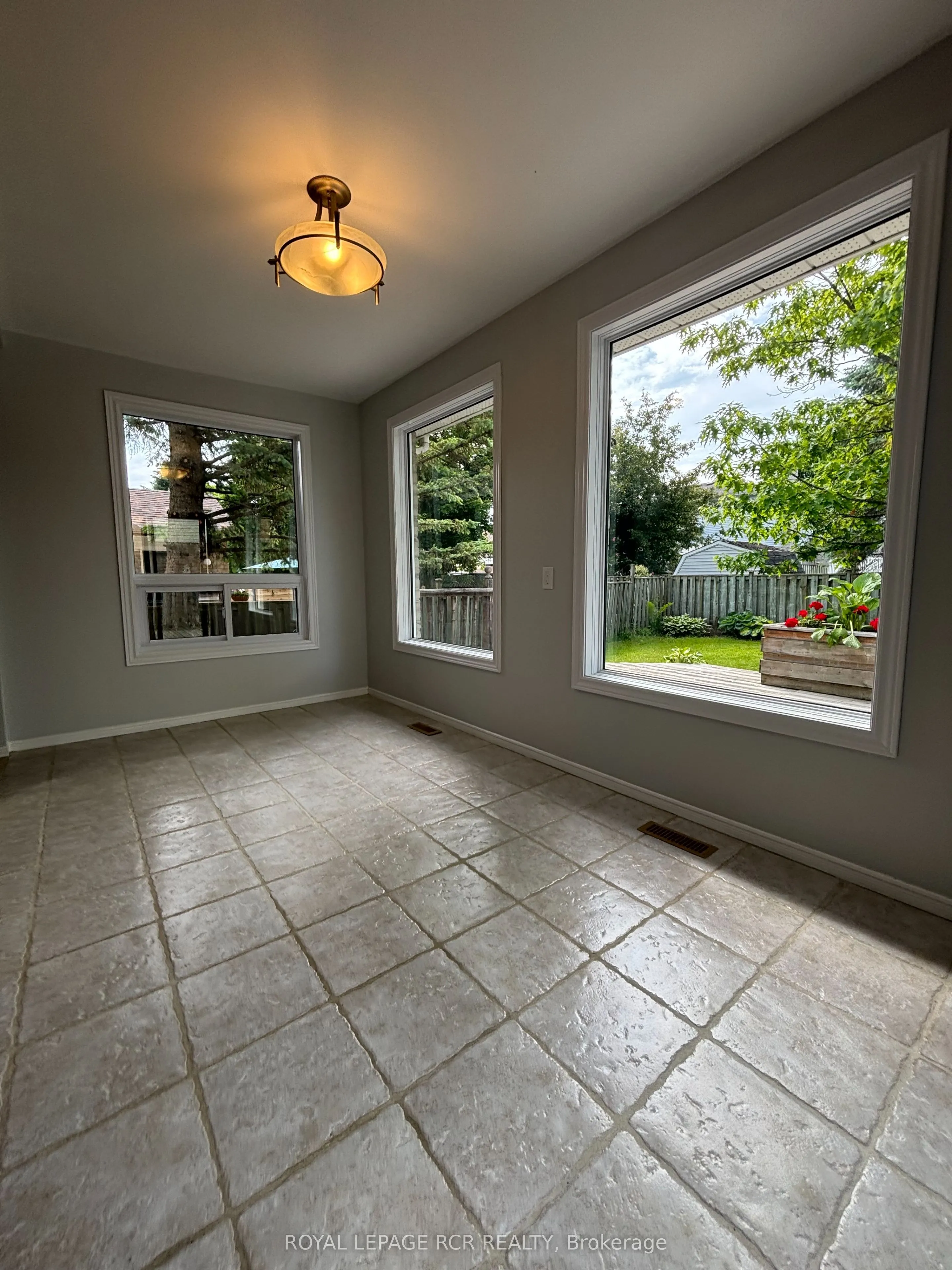 14 Forrestwood Crescent