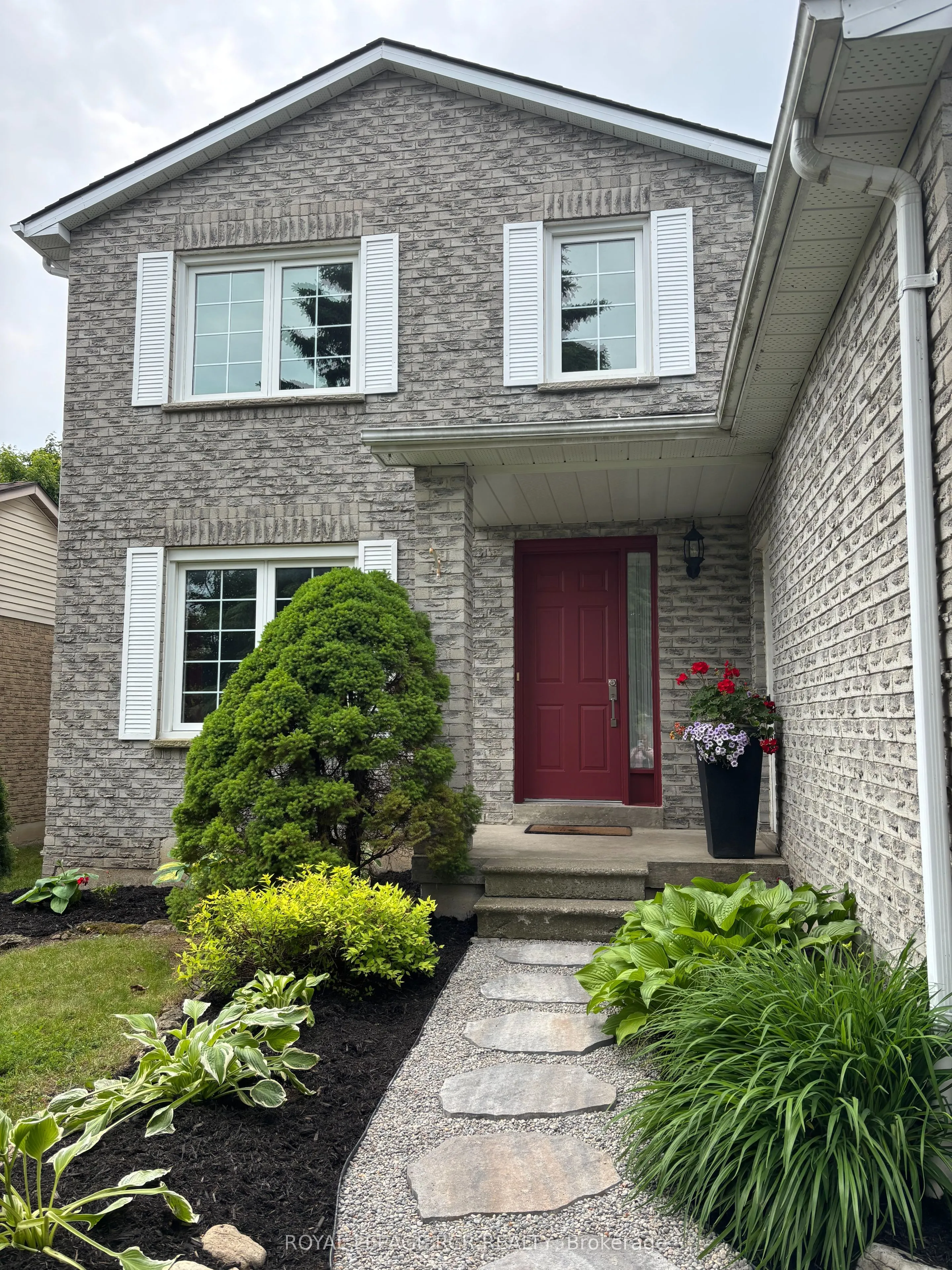 14 Forrestwood Crescent