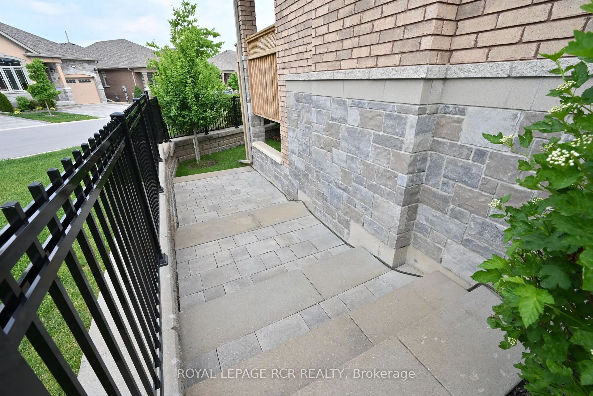 79 Summerhill Drive, #7