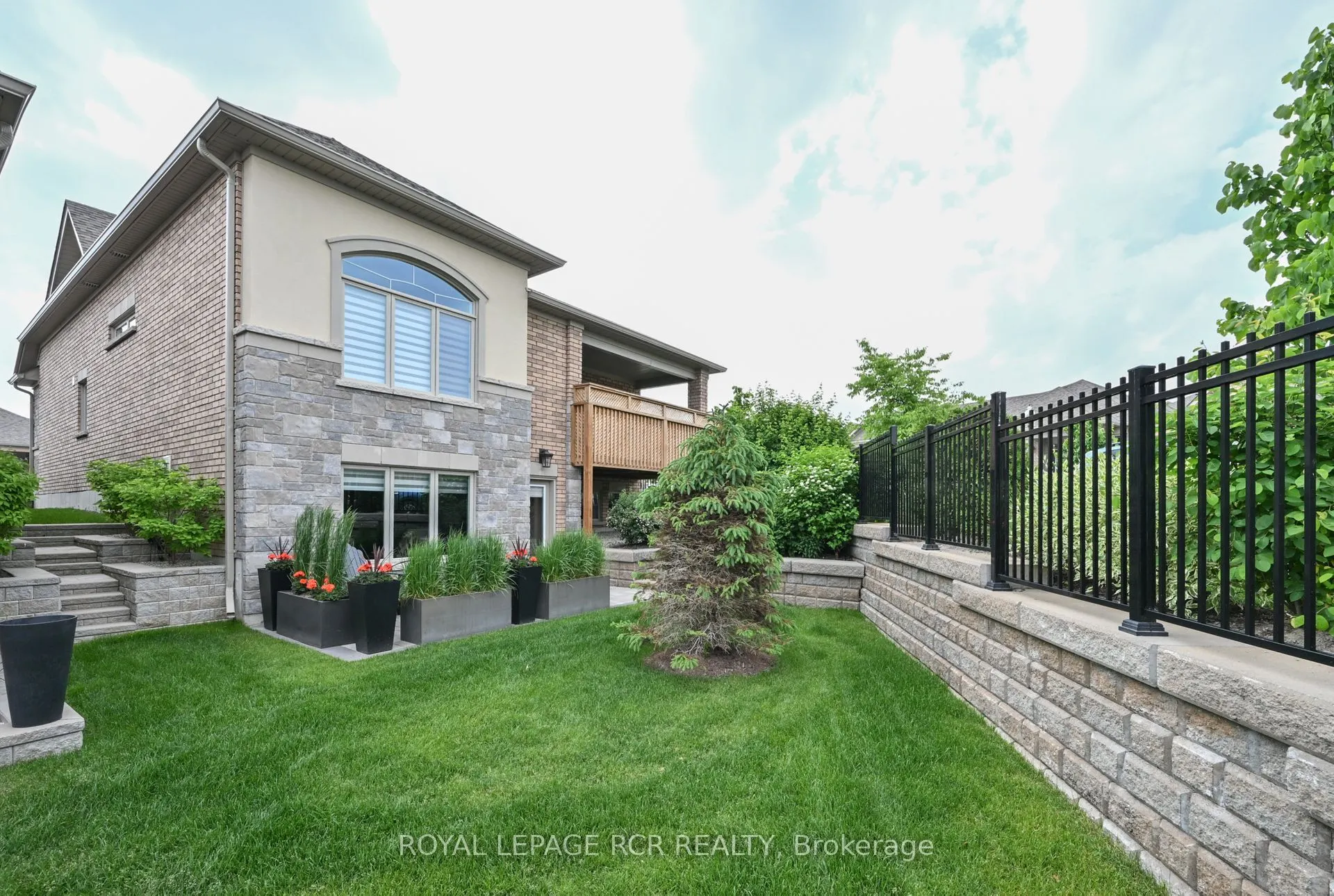 79 Summerhill Drive, #7