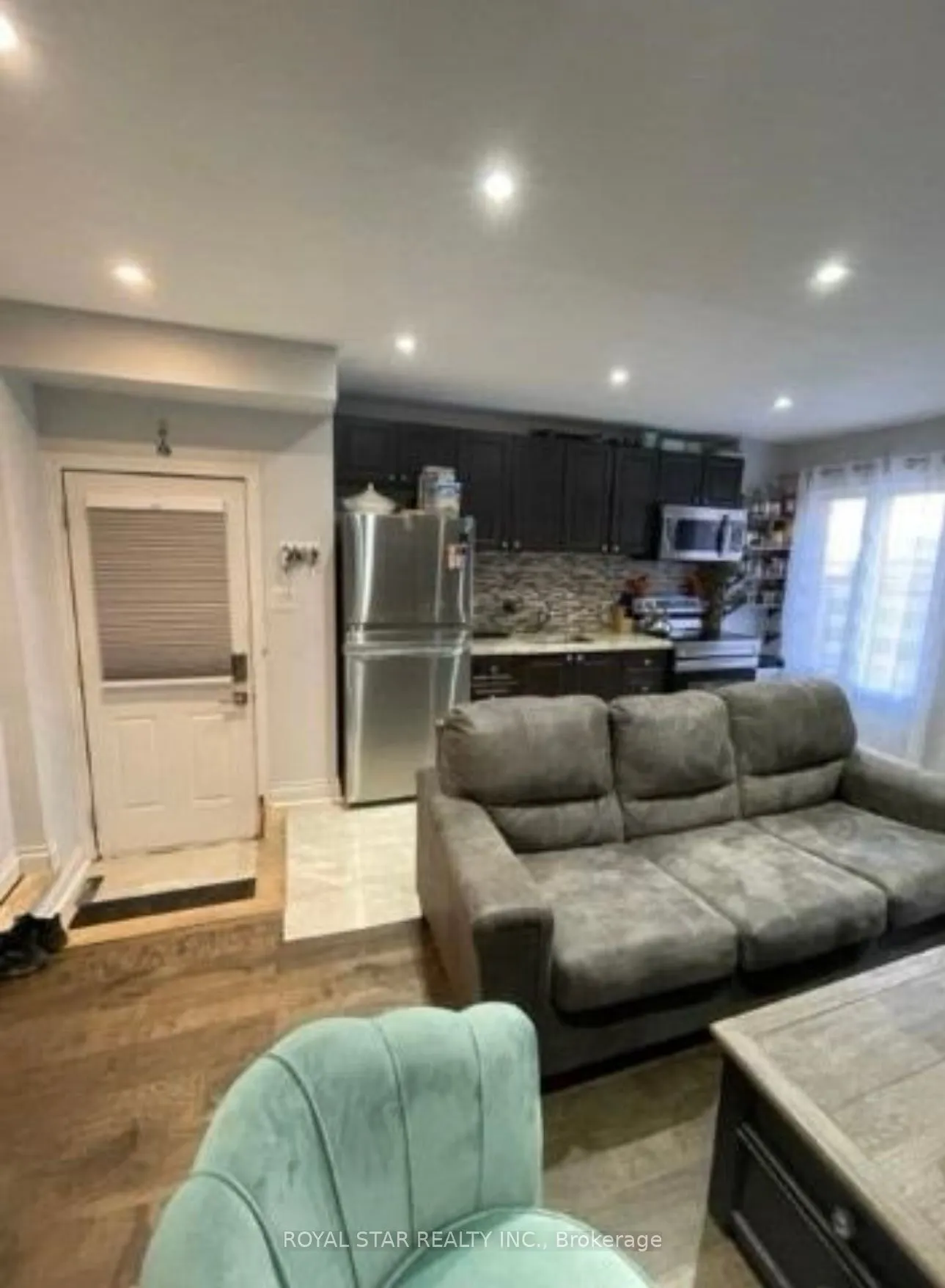 14 Chayna Crescent, #Main