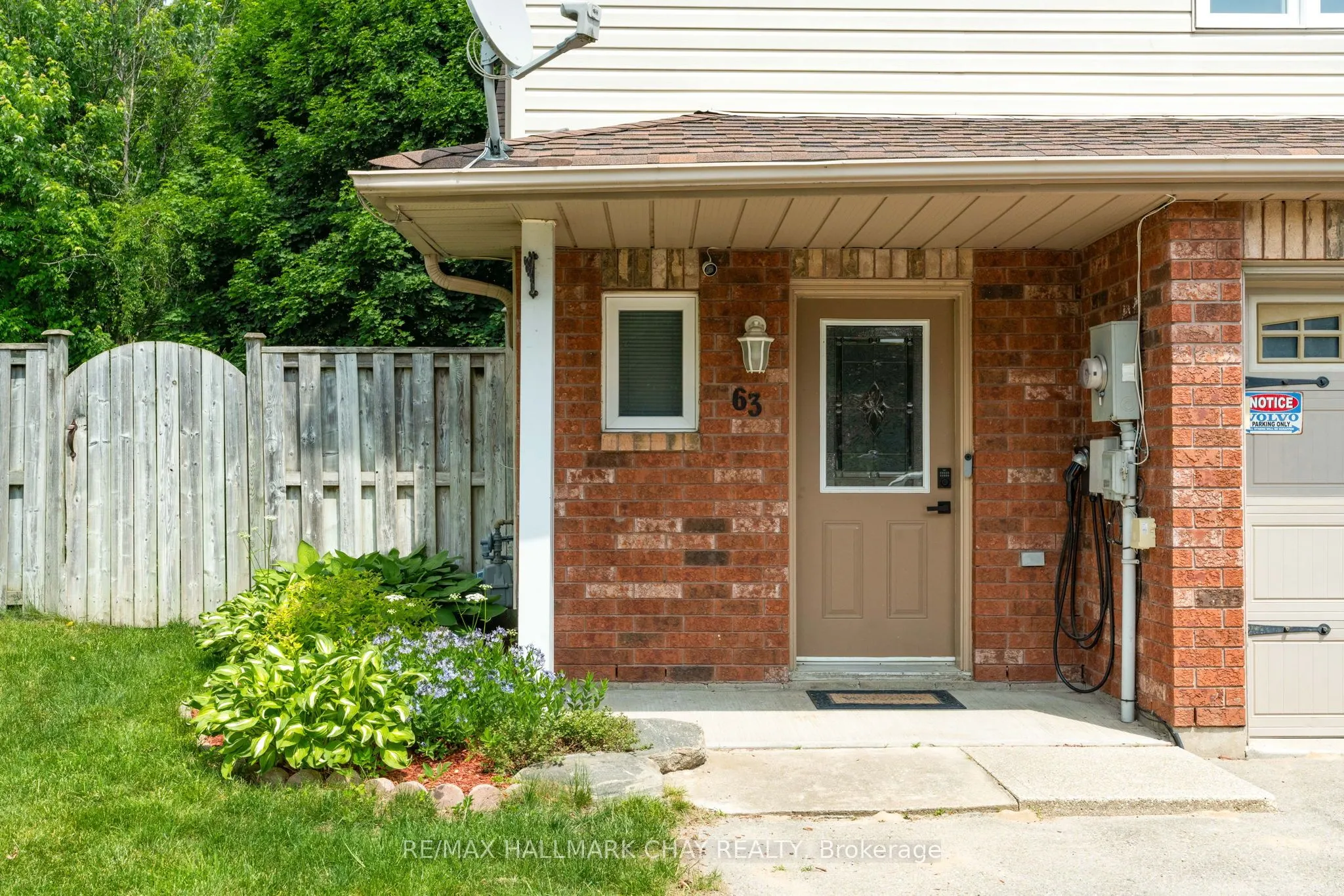 63 Parkside Crescent