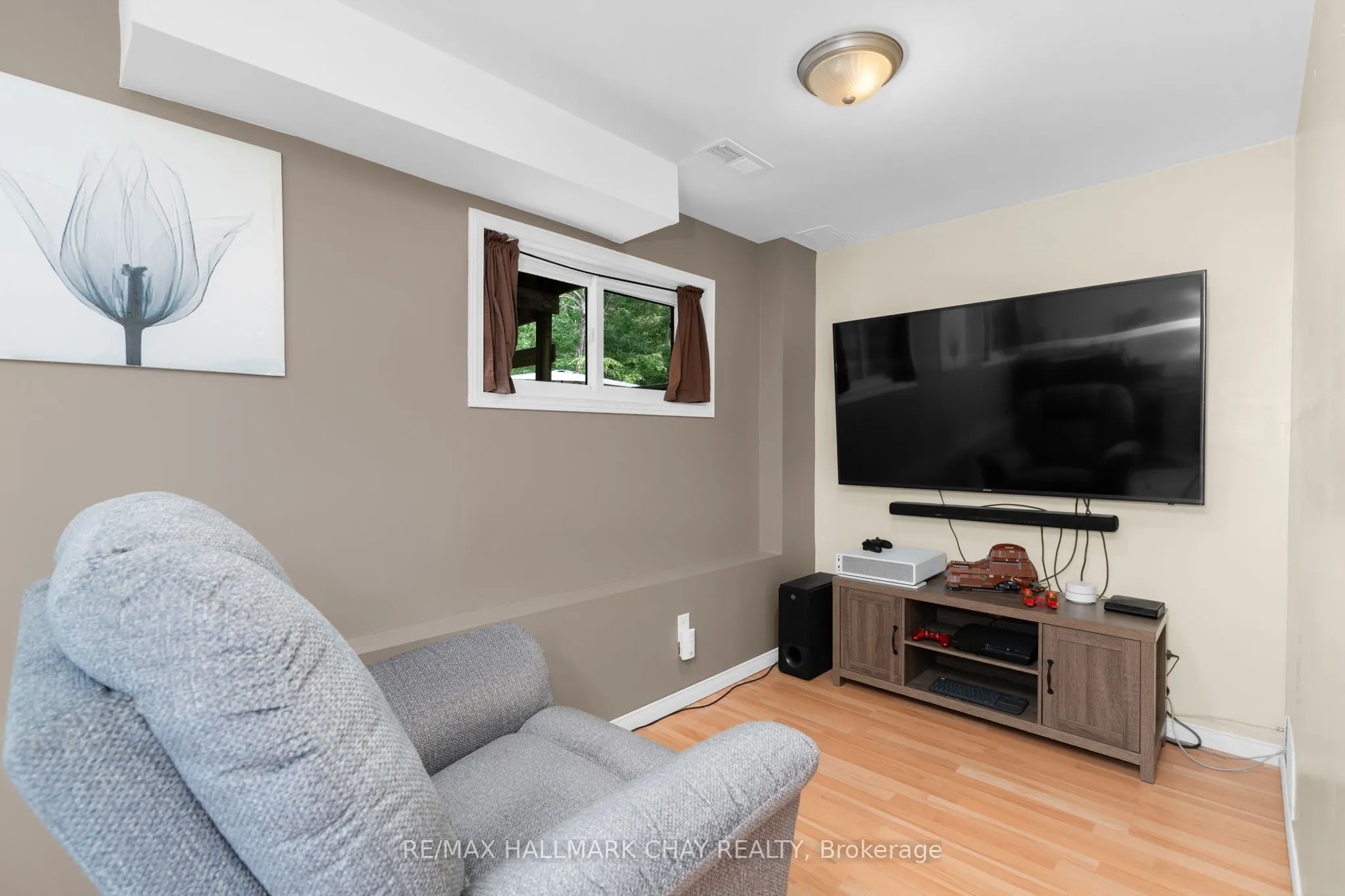 63 Parkside Crescent