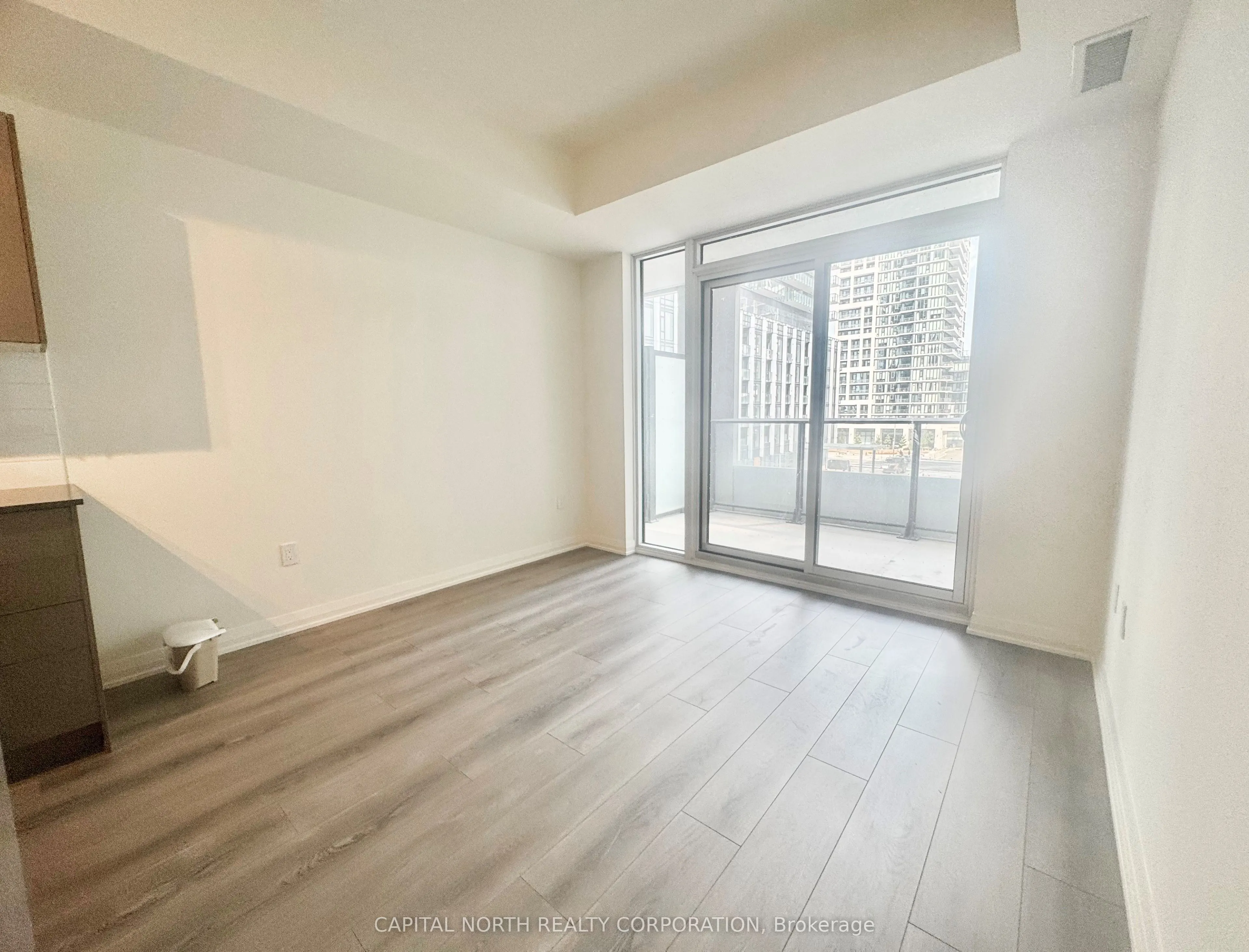 8960 Jane Street, #334