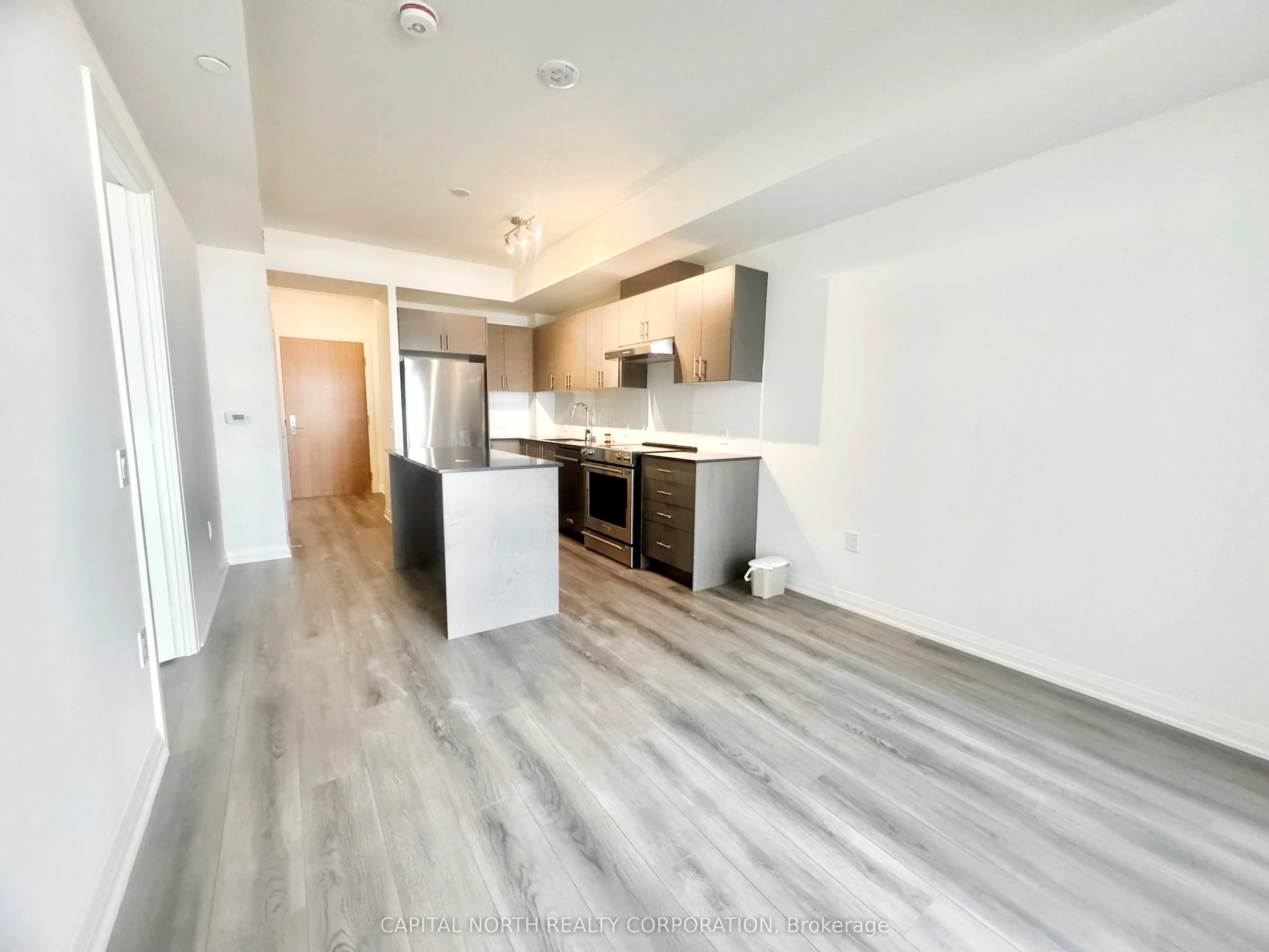 8960 Jane Street, #334