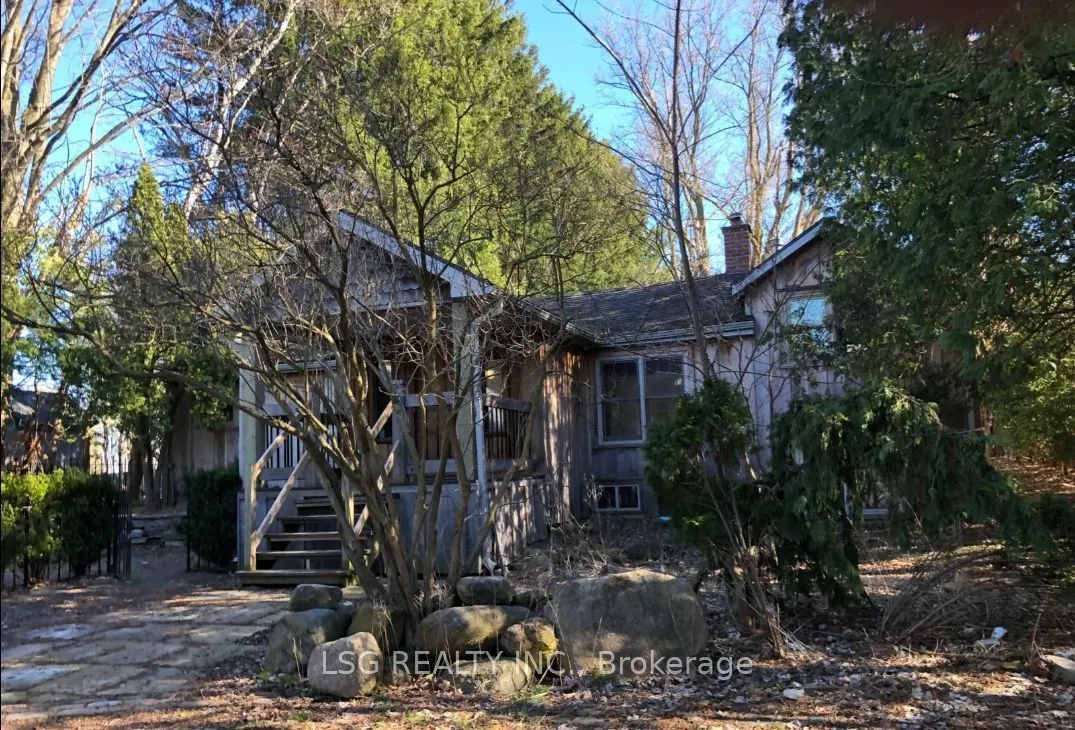 521 Wellington Street W