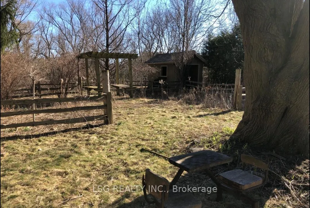 521 Wellington Street W