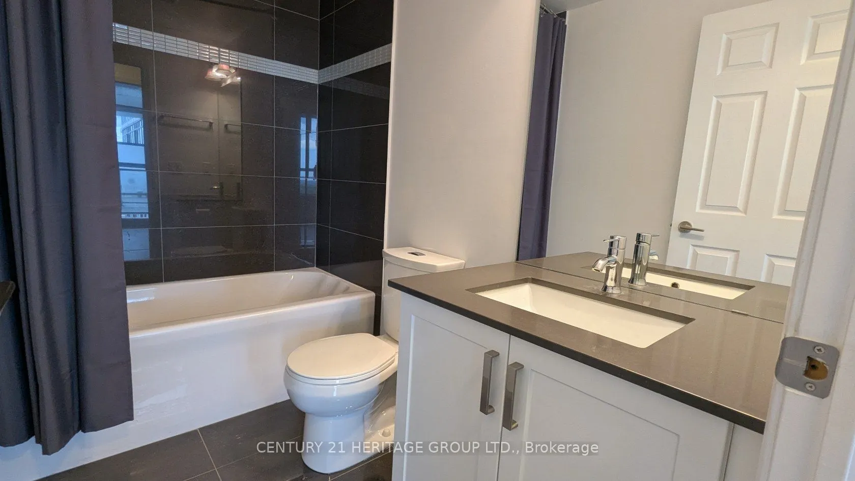 11611 Yonge Street, #701