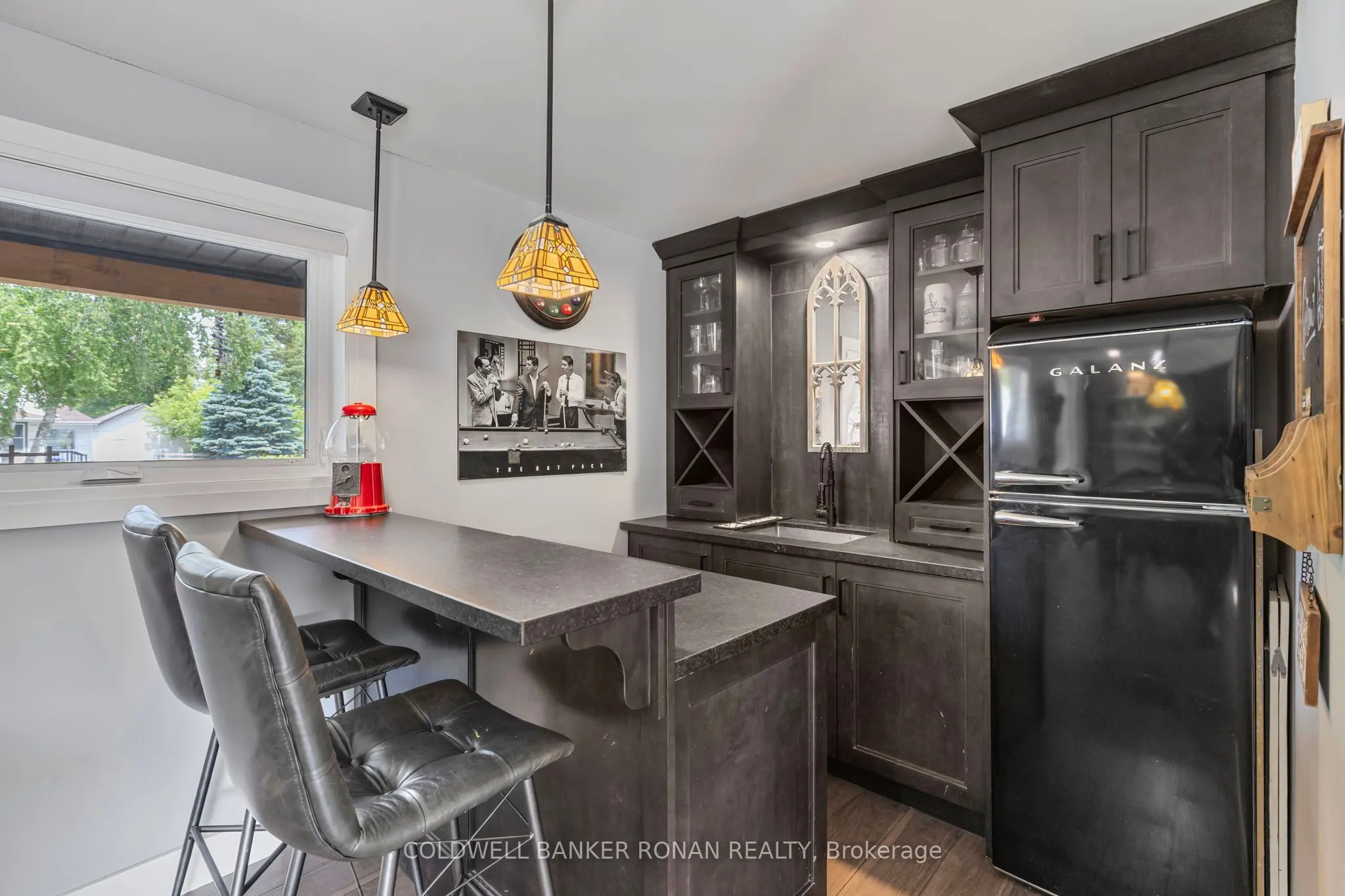 143 Albert Street W