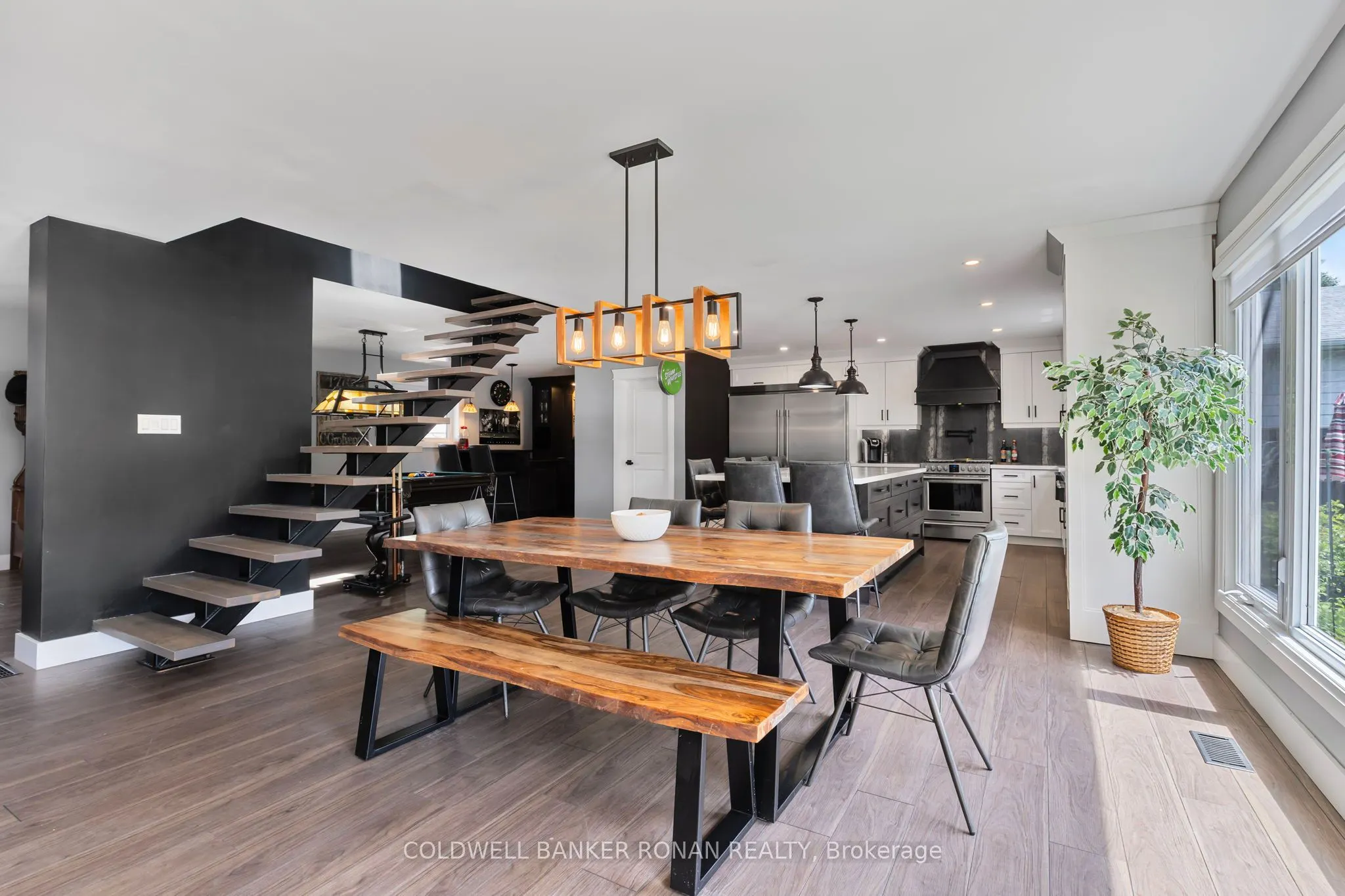 143 Albert Street W