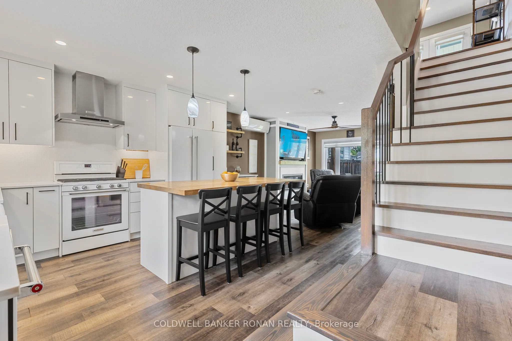 143 Albert Street W
