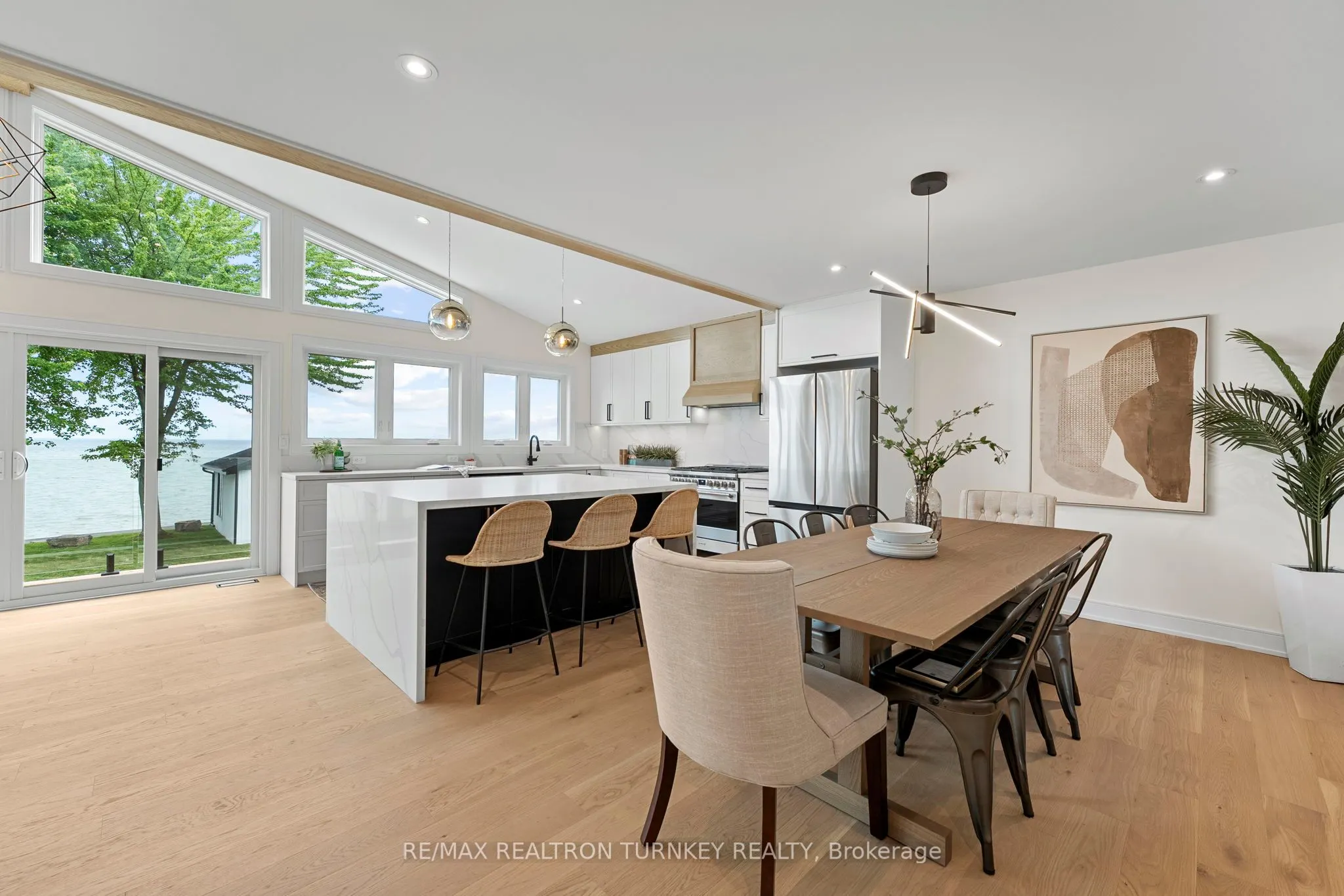 156 Holmes Point Road