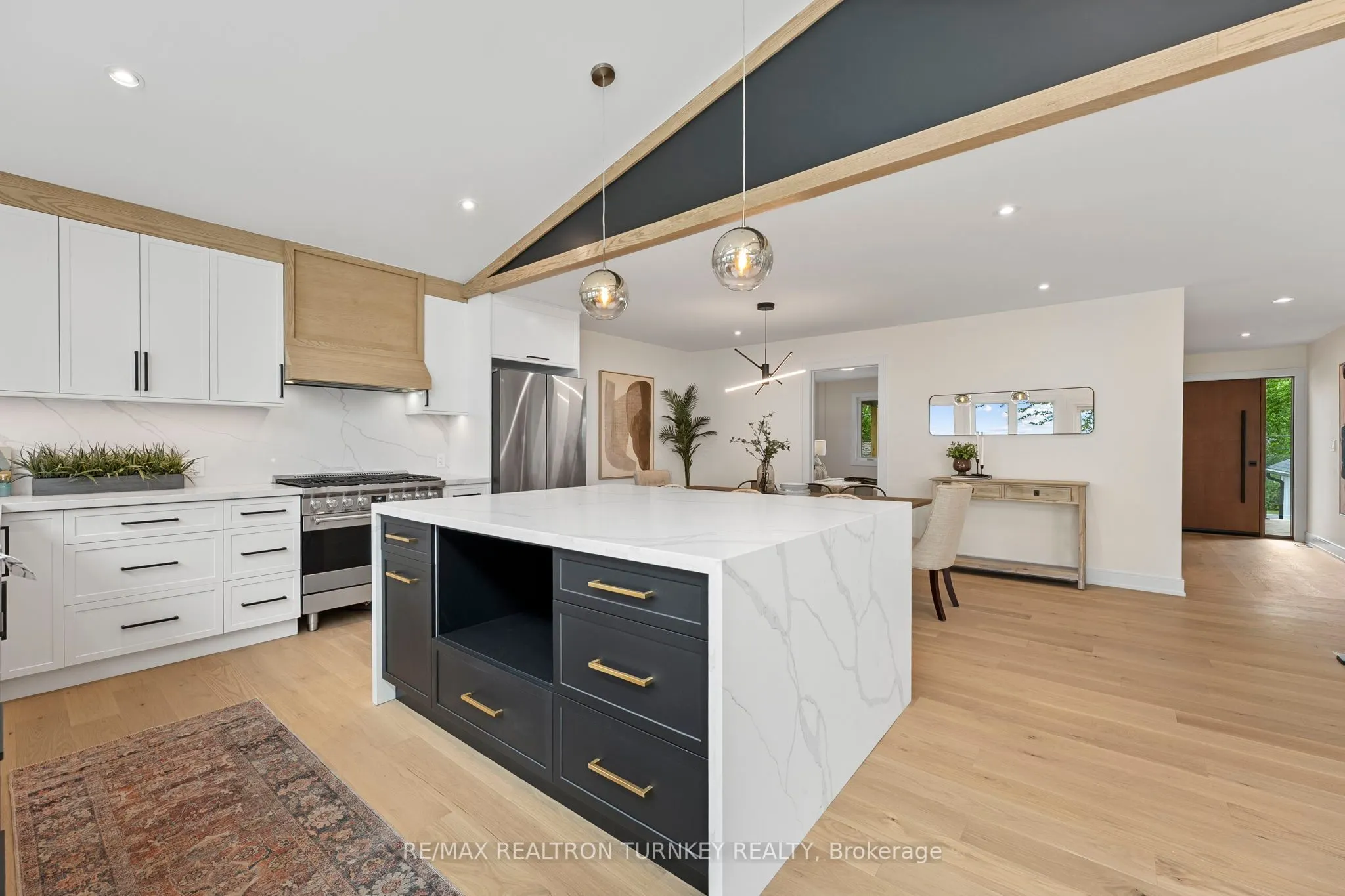 156 Holmes Point Road