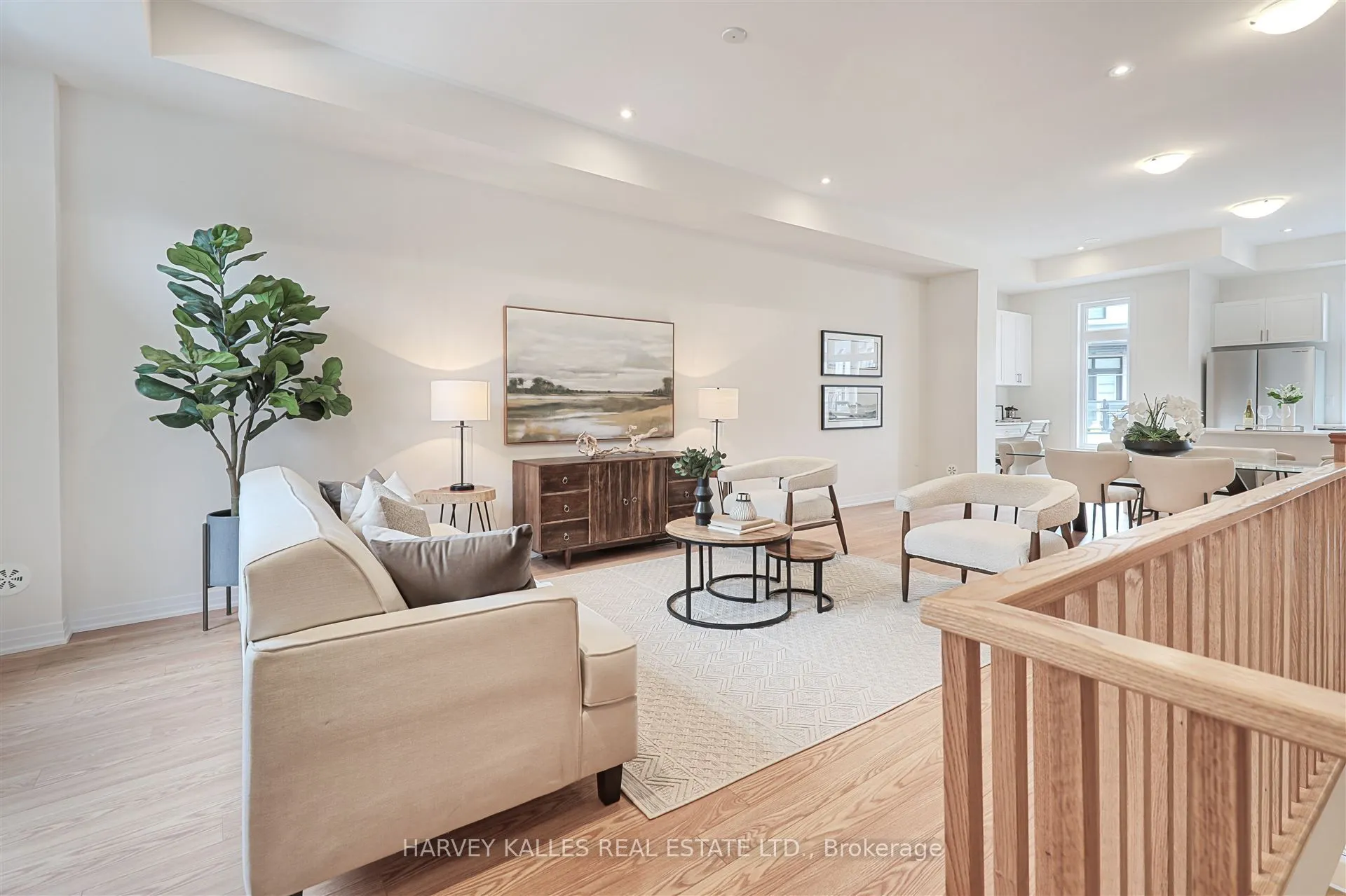 75 De La Roche Drive