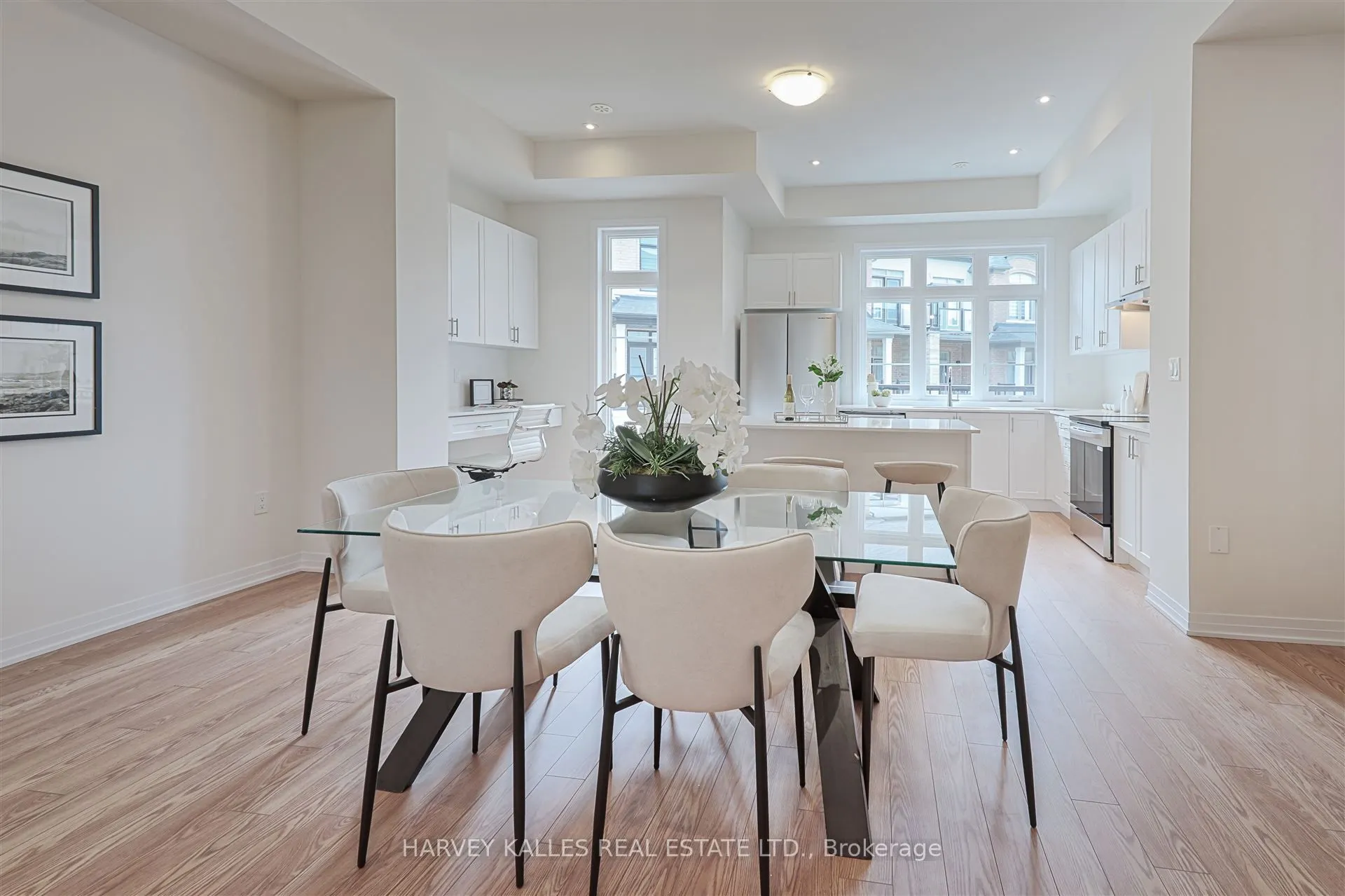 75 De La Roche Drive