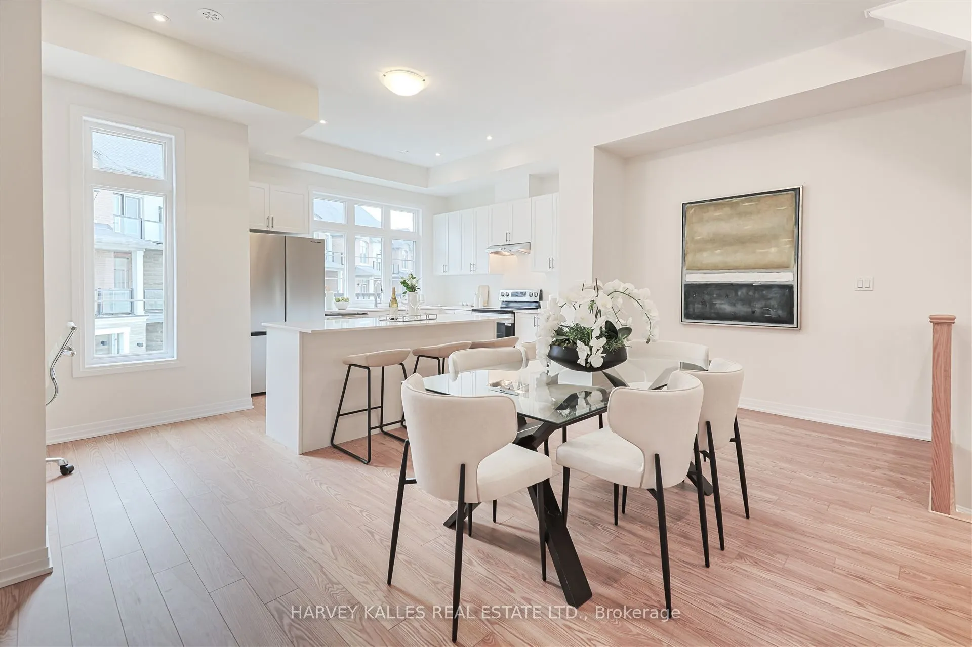 75 De La Roche Drive