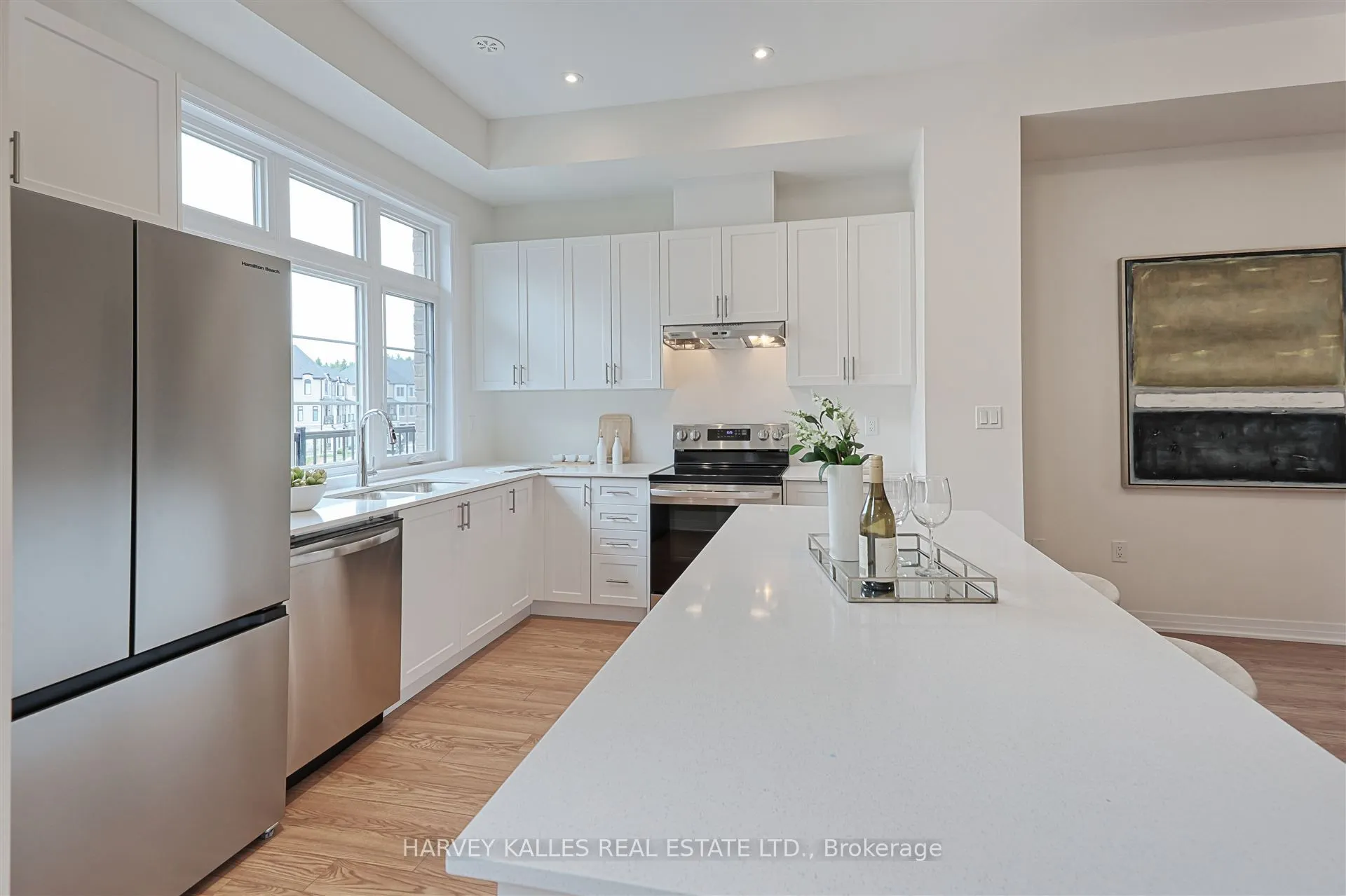 75 De La Roche Drive