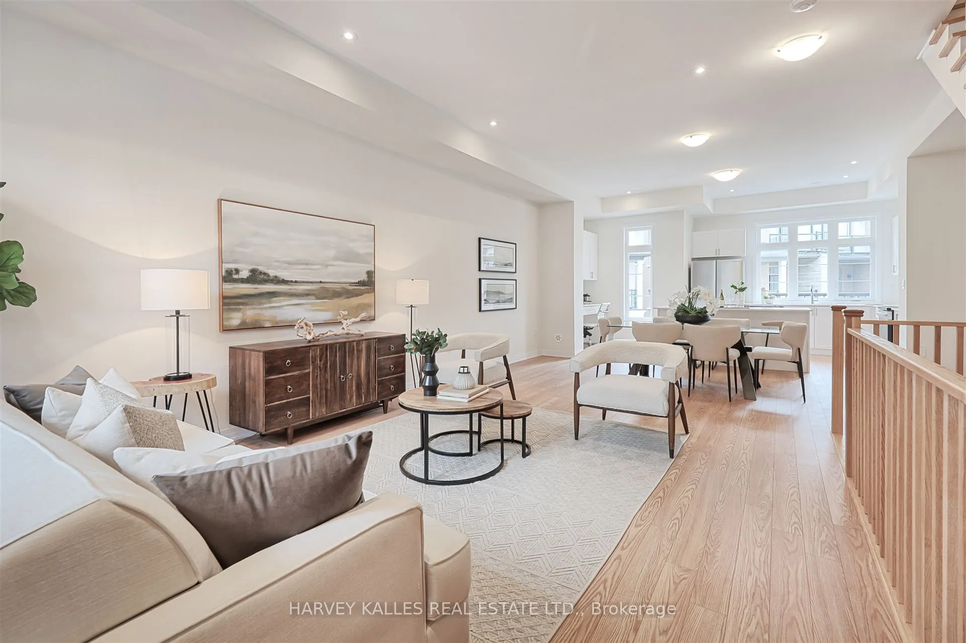 75 De La Roche Drive