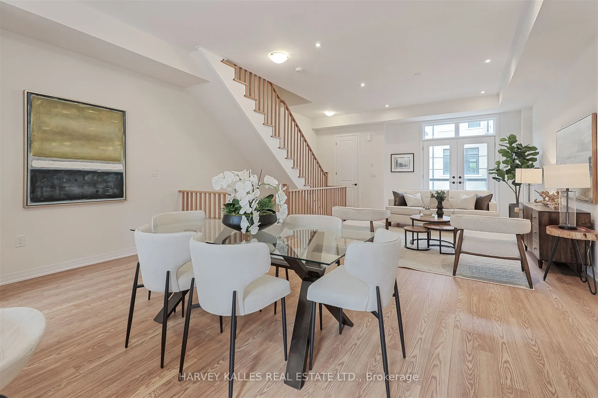 75 De La Roche Drive