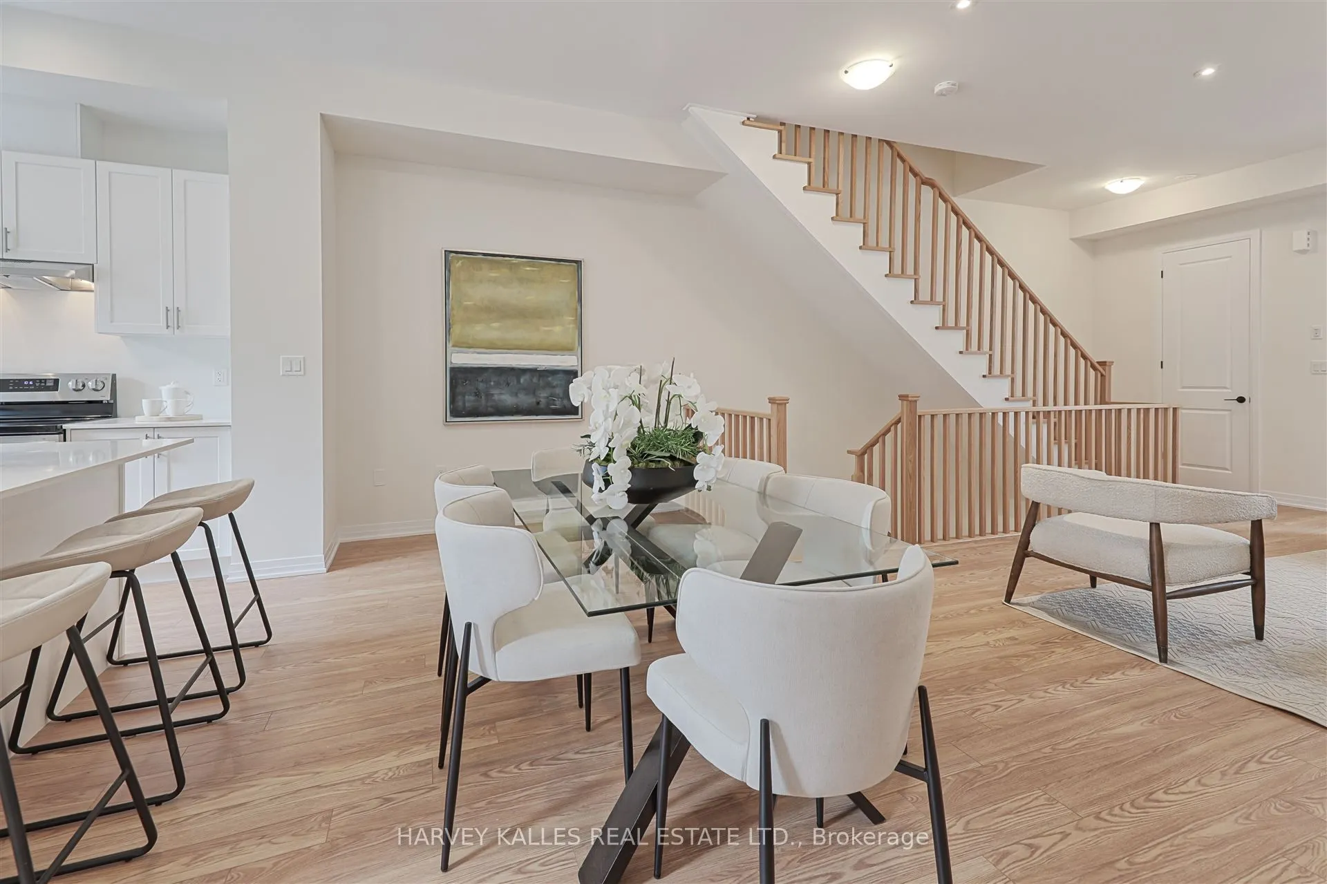 75 De La Roche Drive