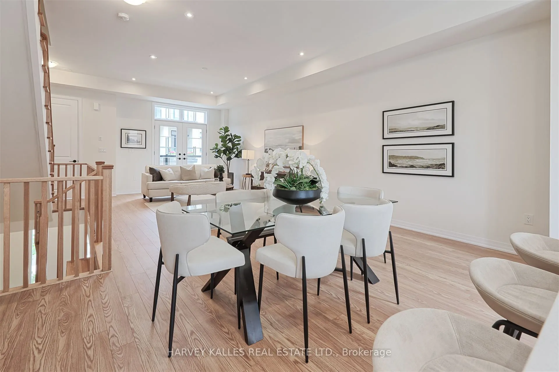 75 De La Roche Drive