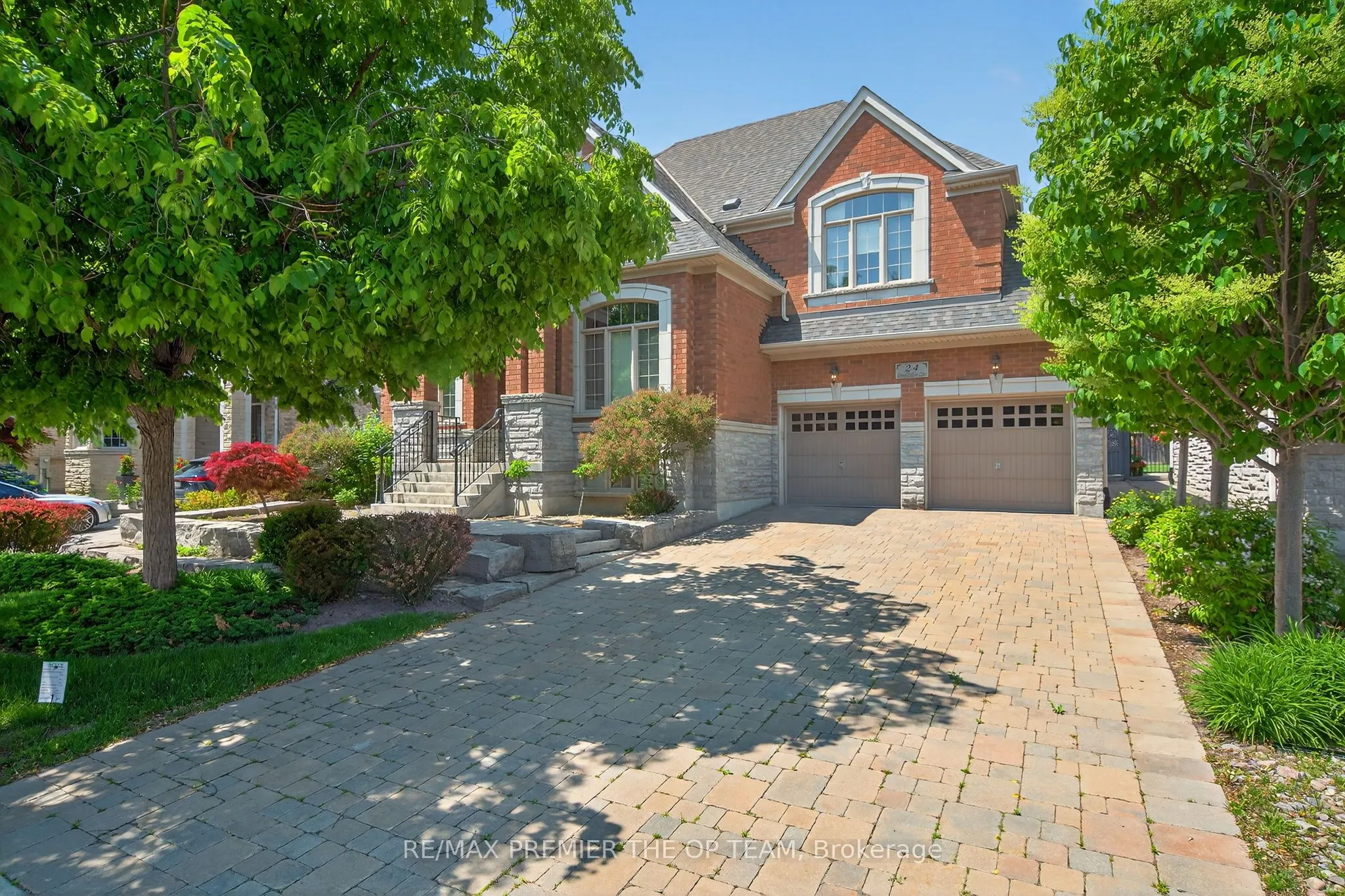 24 Grand Vellore Crescent