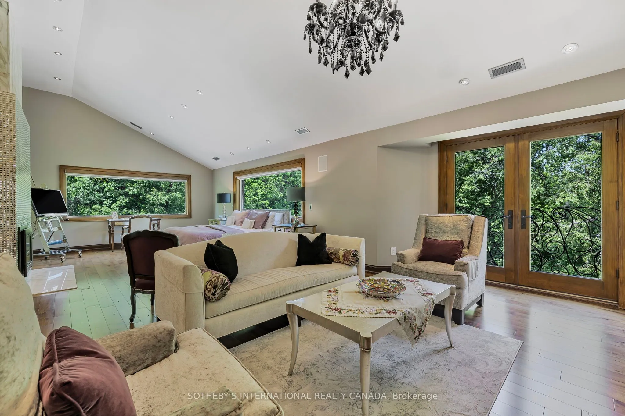 43 Woodland Acres Crescent