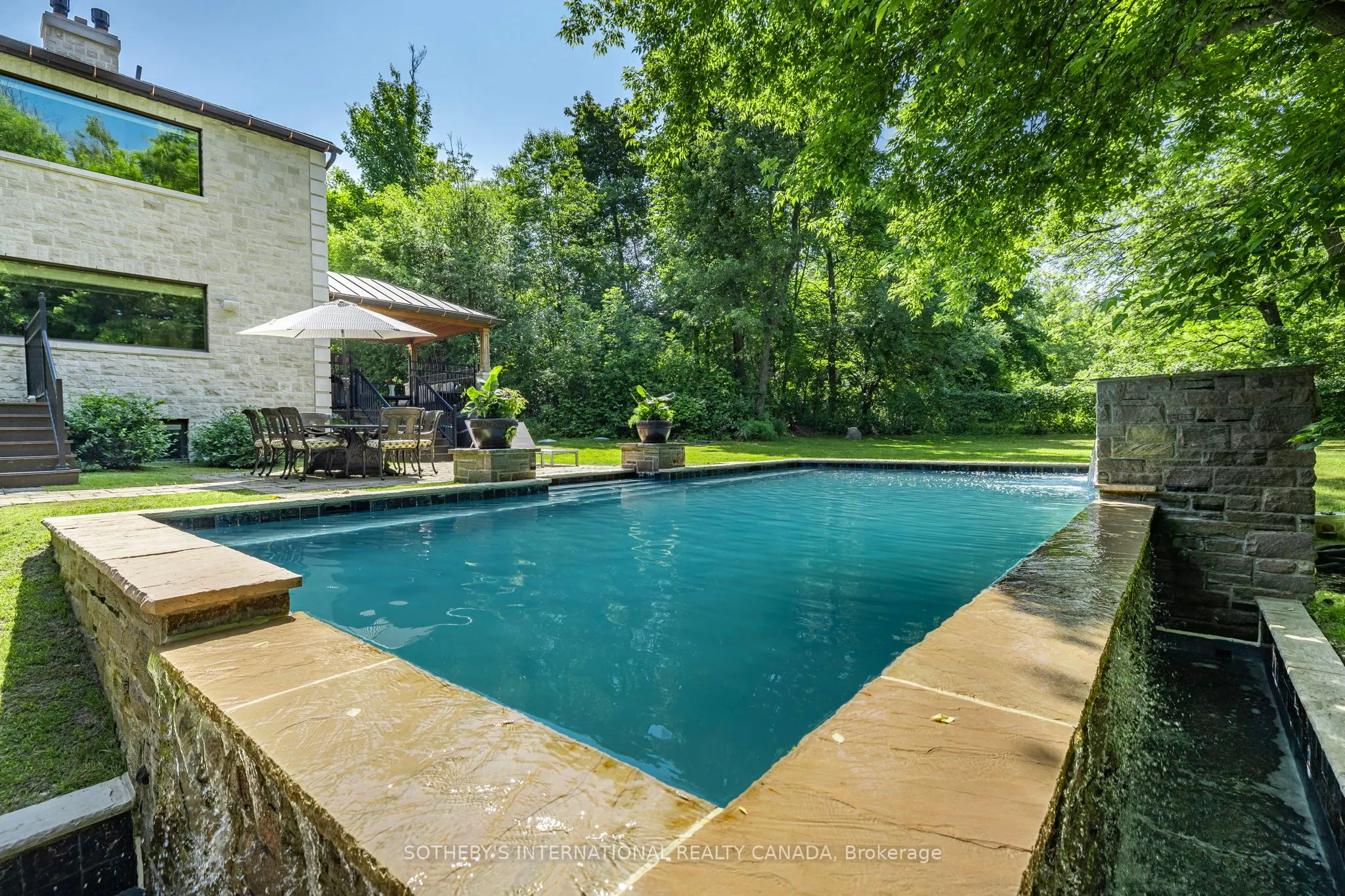 43 Woodland Acres Crescent
